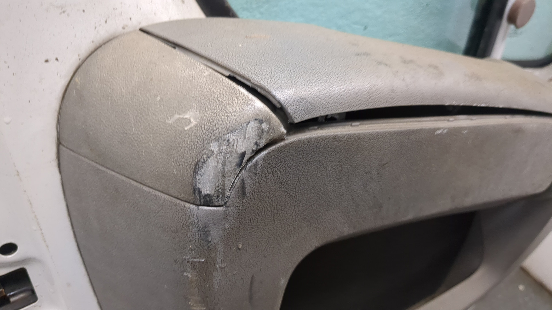 Дверь передняя левая