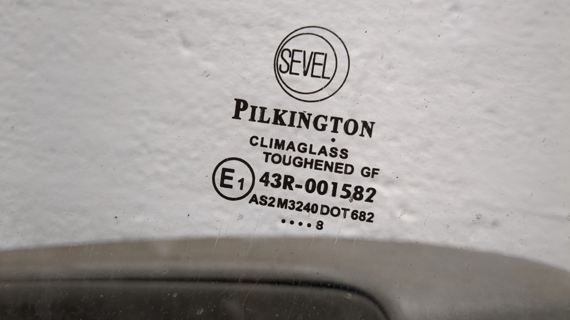 Дверь передняя левая