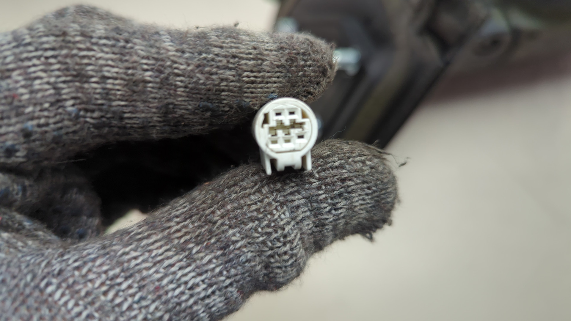 Зеркало правое электрическое