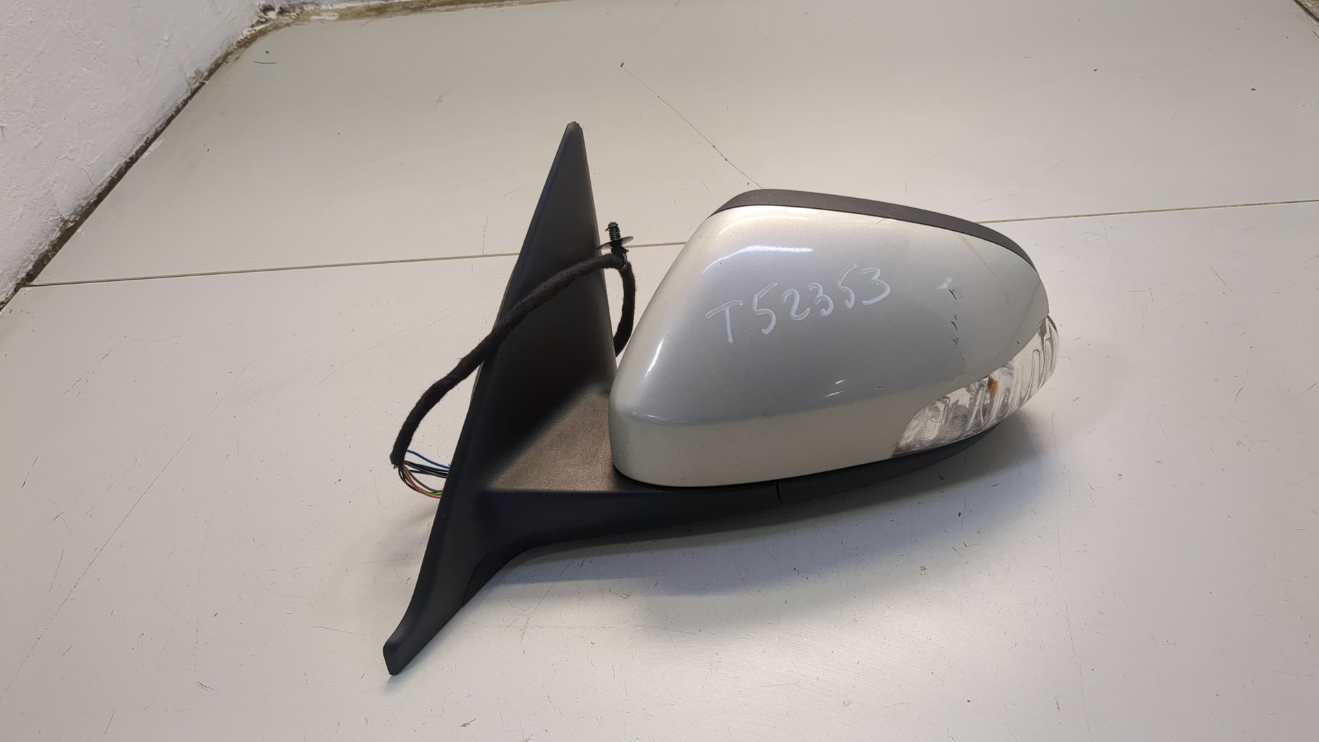 Зеркало левое электрическое