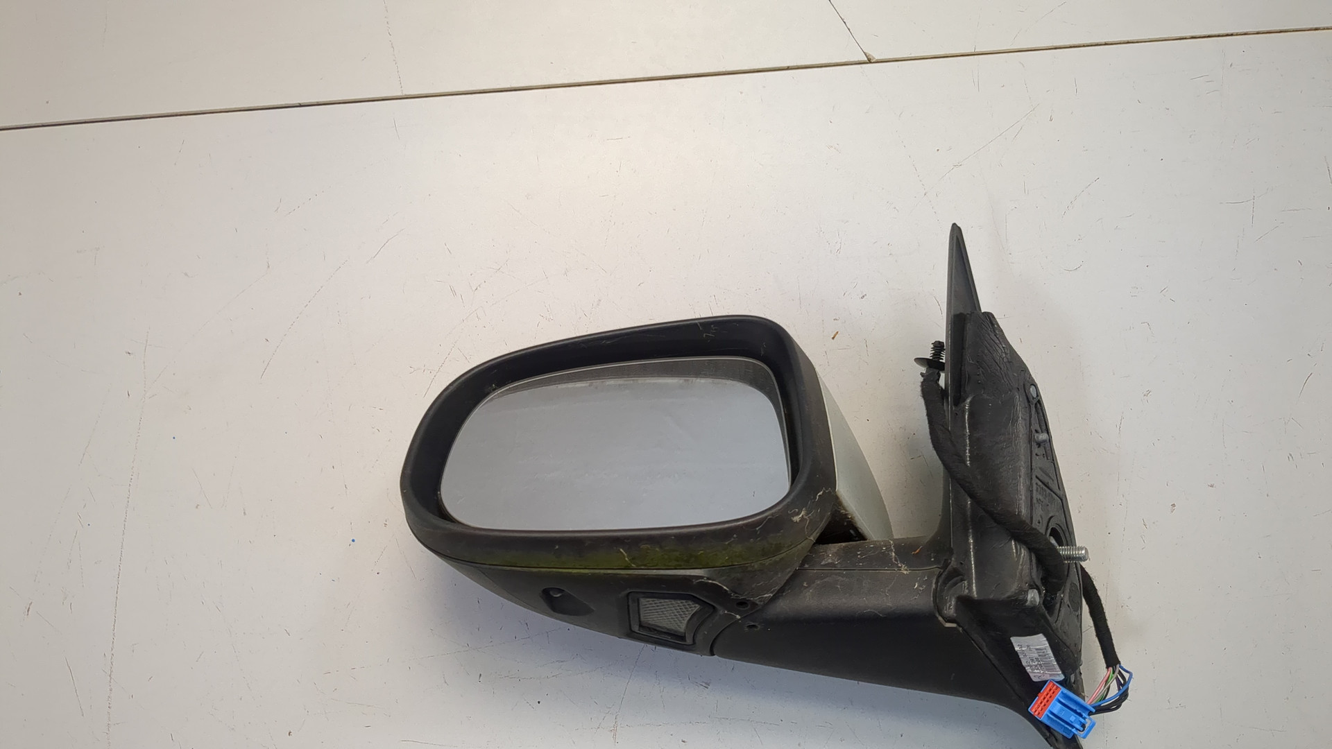 Зеркало левое электрическое