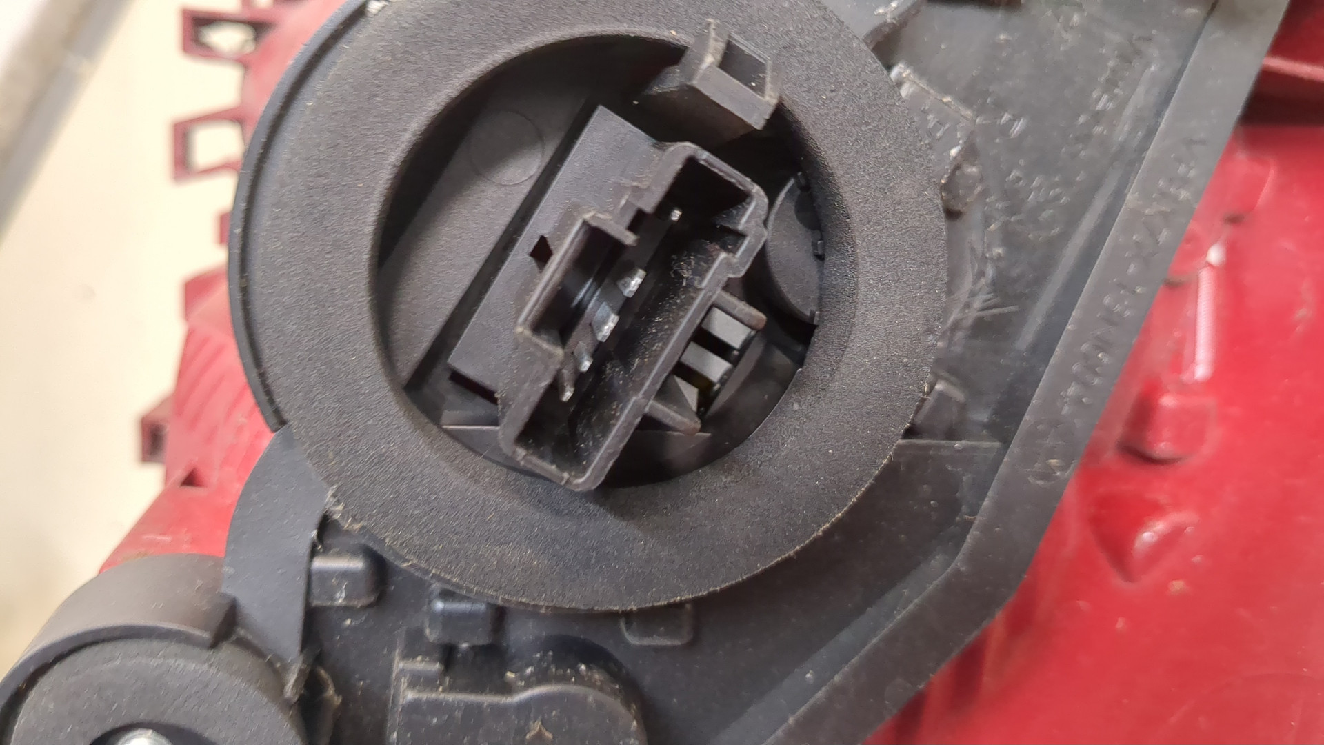 Фонарь задний правый