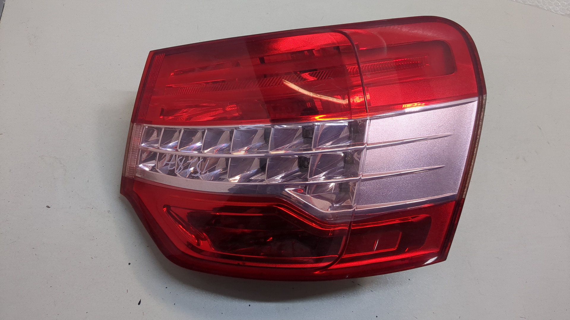 Фонарь задний правый