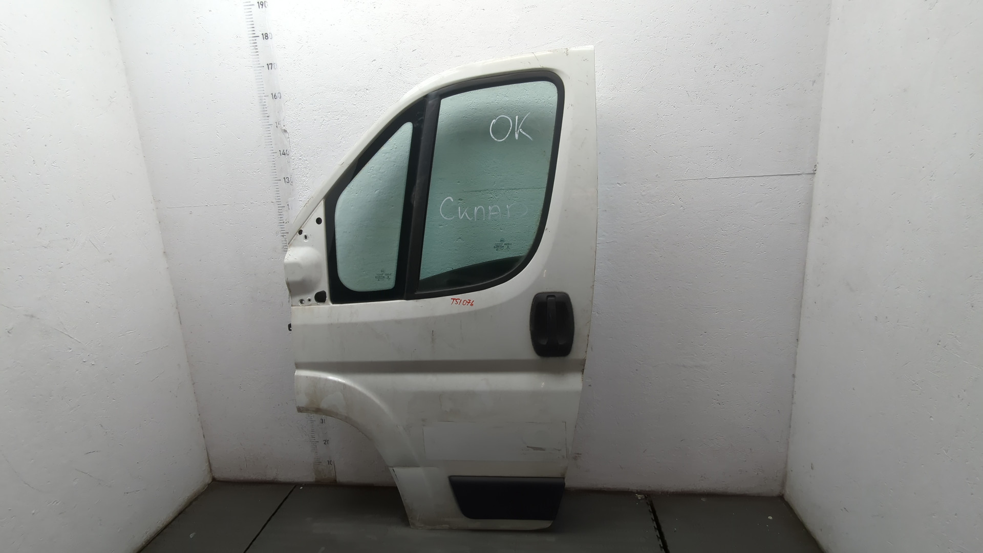 Дверь передняя левая