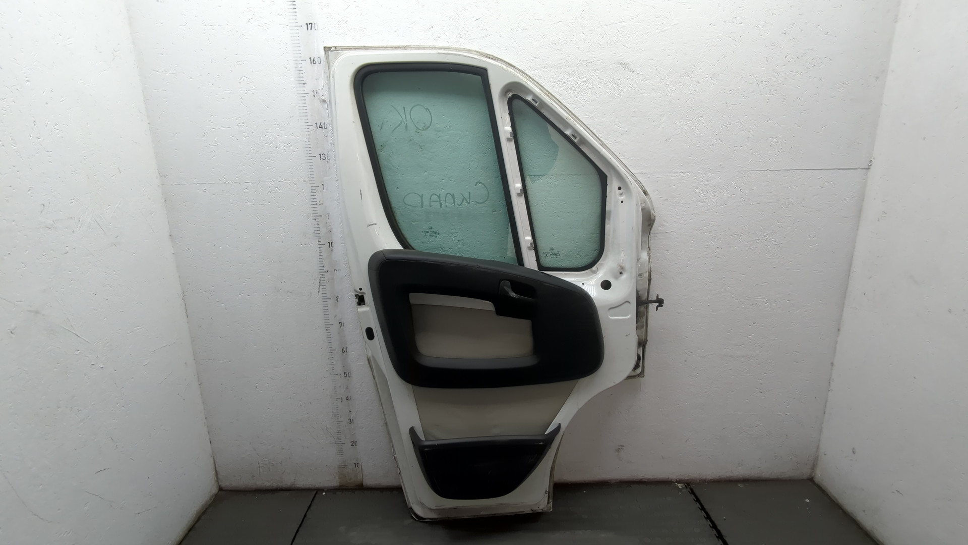 Дверь передняя левая