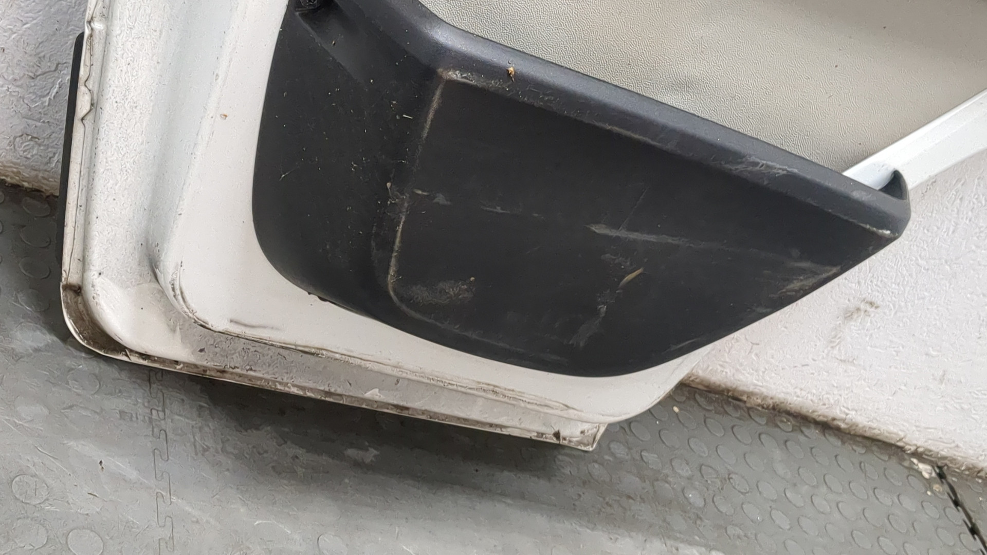 Дверь передняя левая