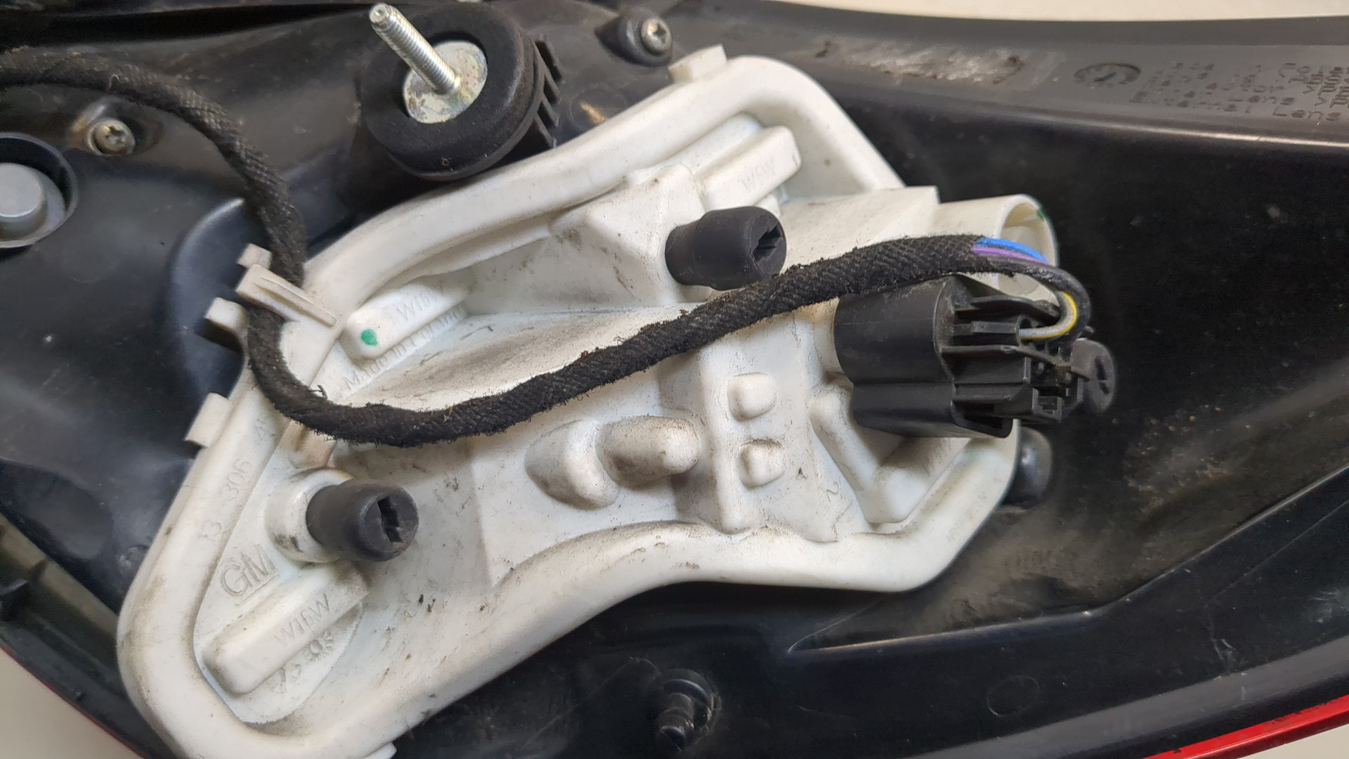 Фонарь задний левый