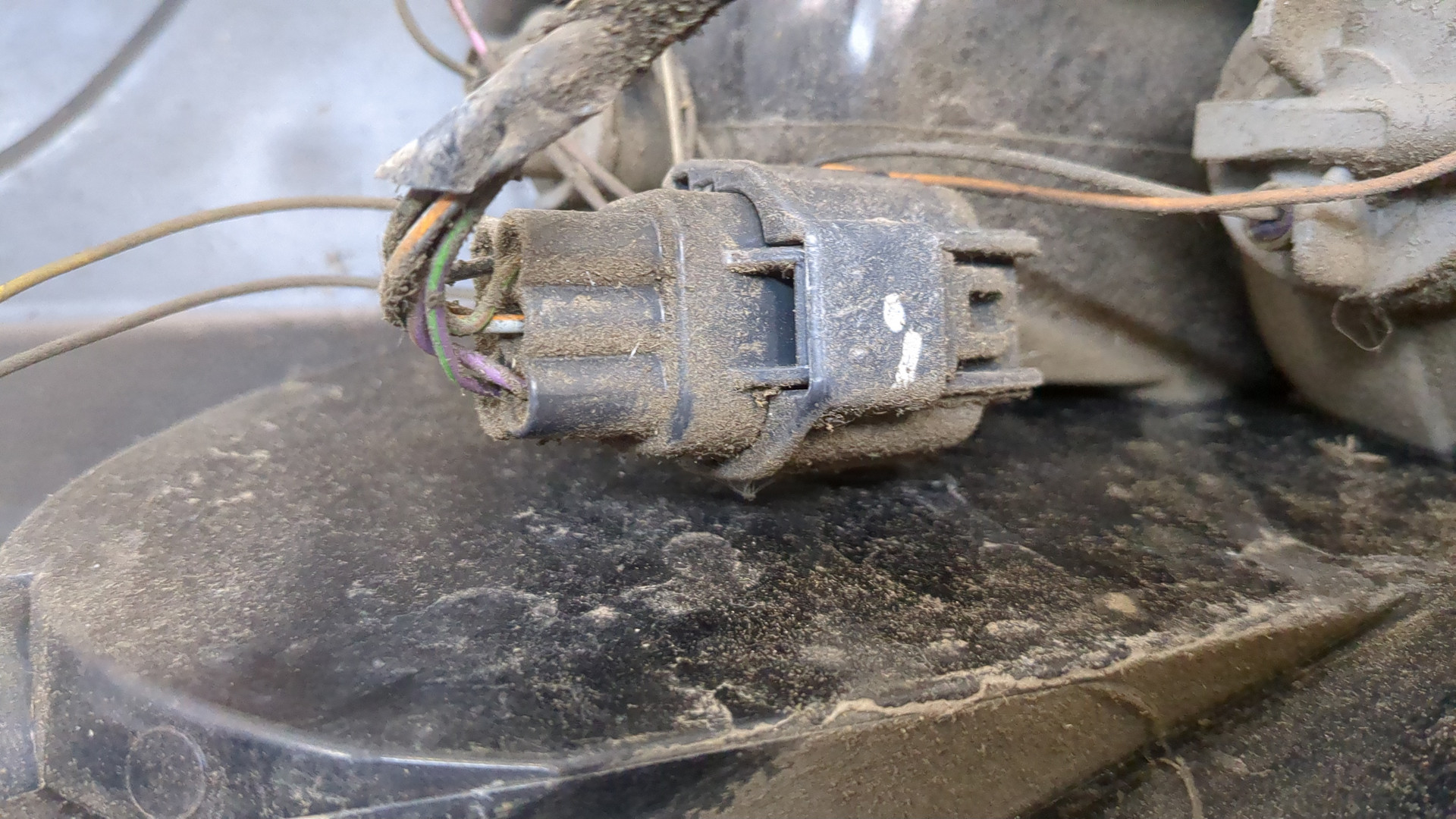 Фонарь задний левый