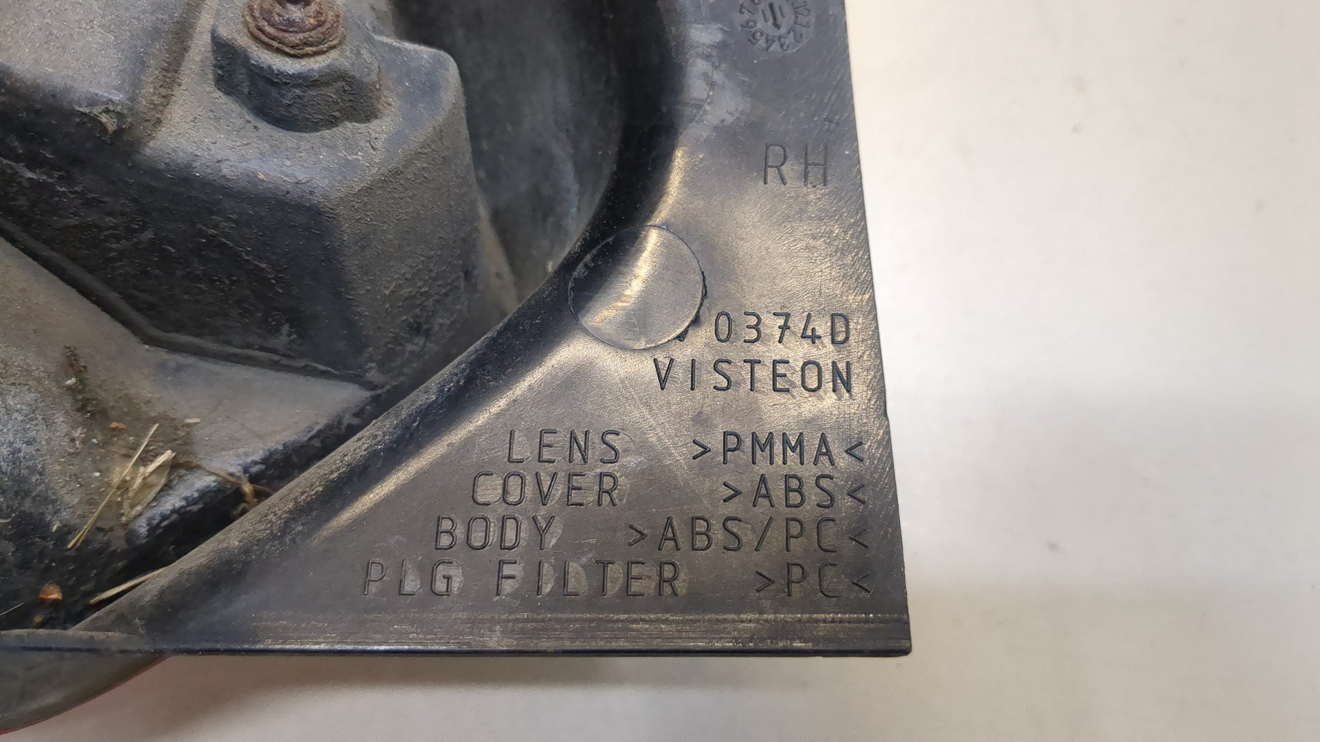 Фонарь задний правый