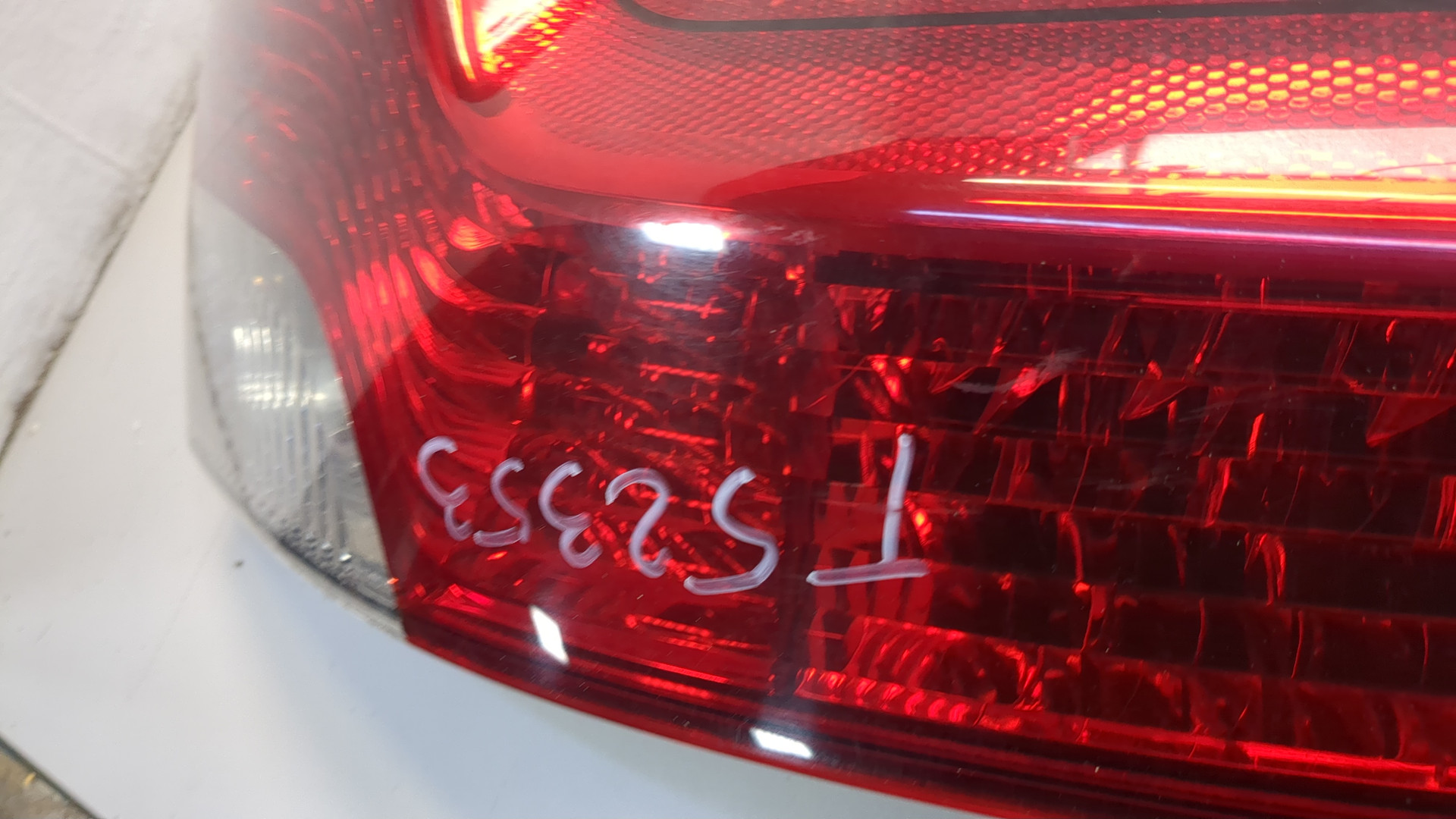 Фонарь задний левый