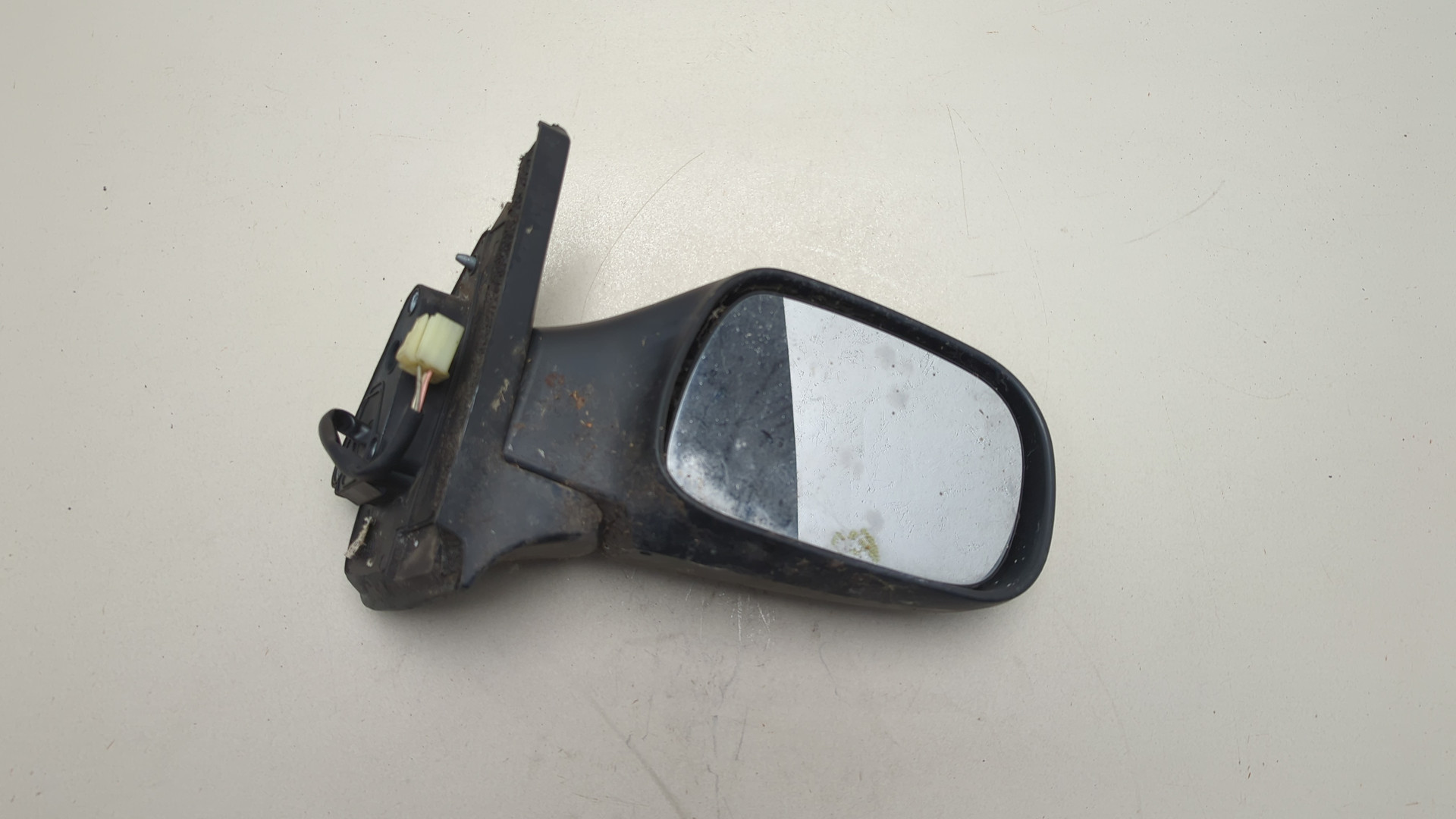 Зеркало правое электрическое