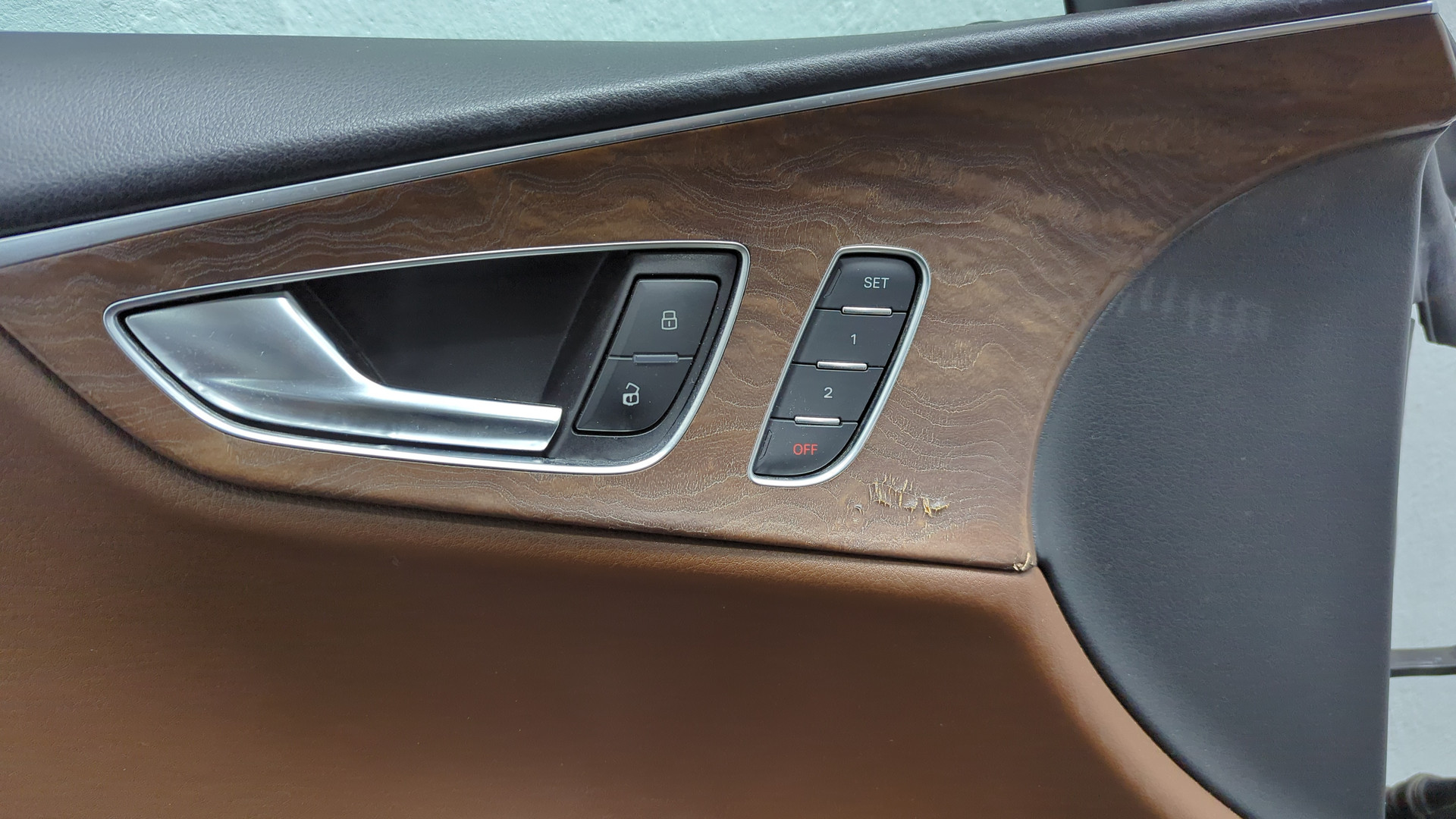 Дверь передняя левая