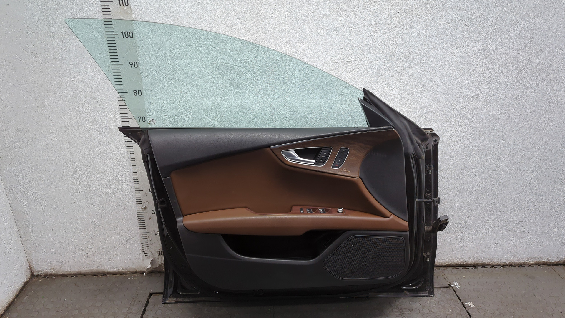 Дверь передняя левая