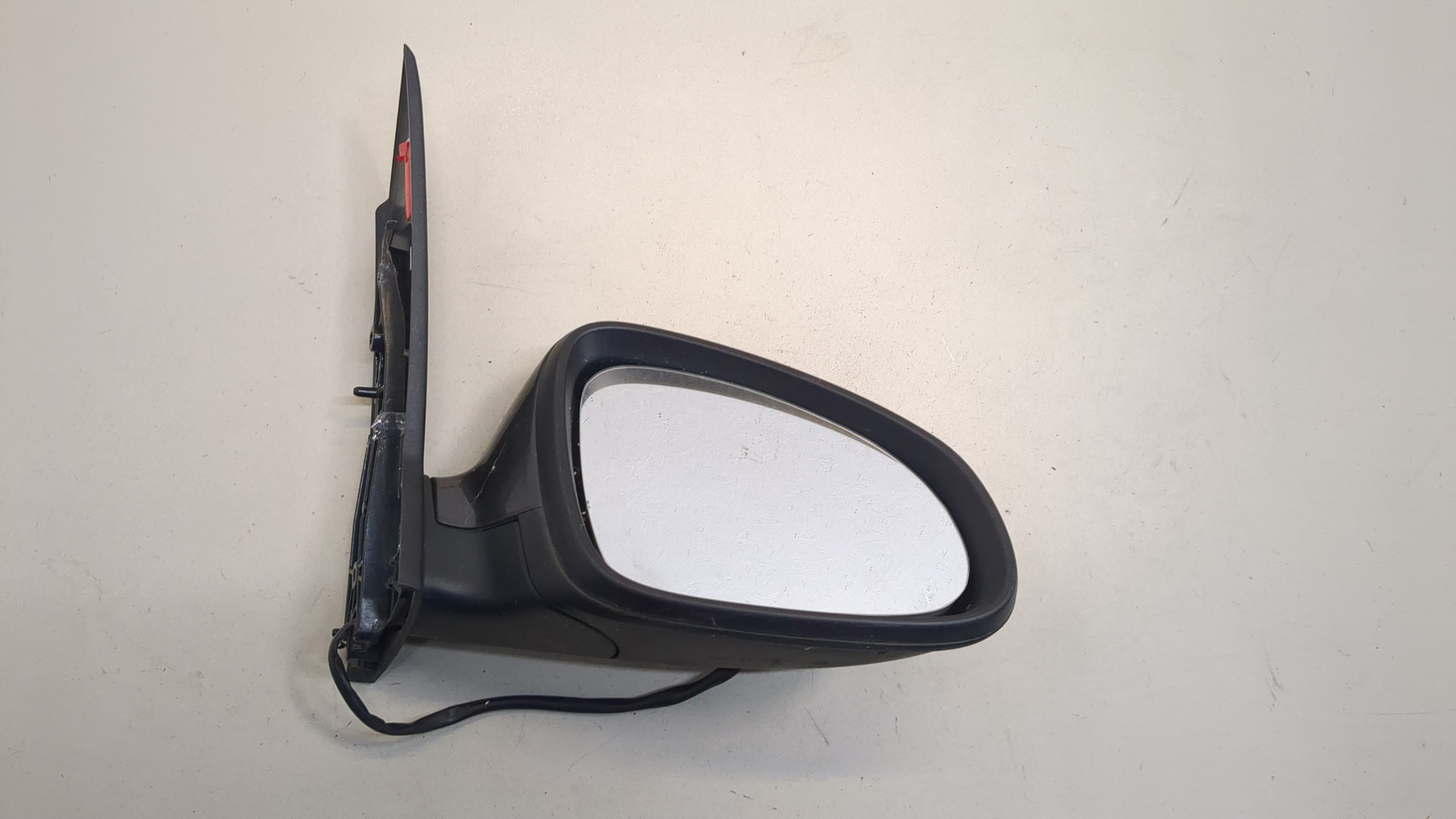 Зеркало правое электрическое