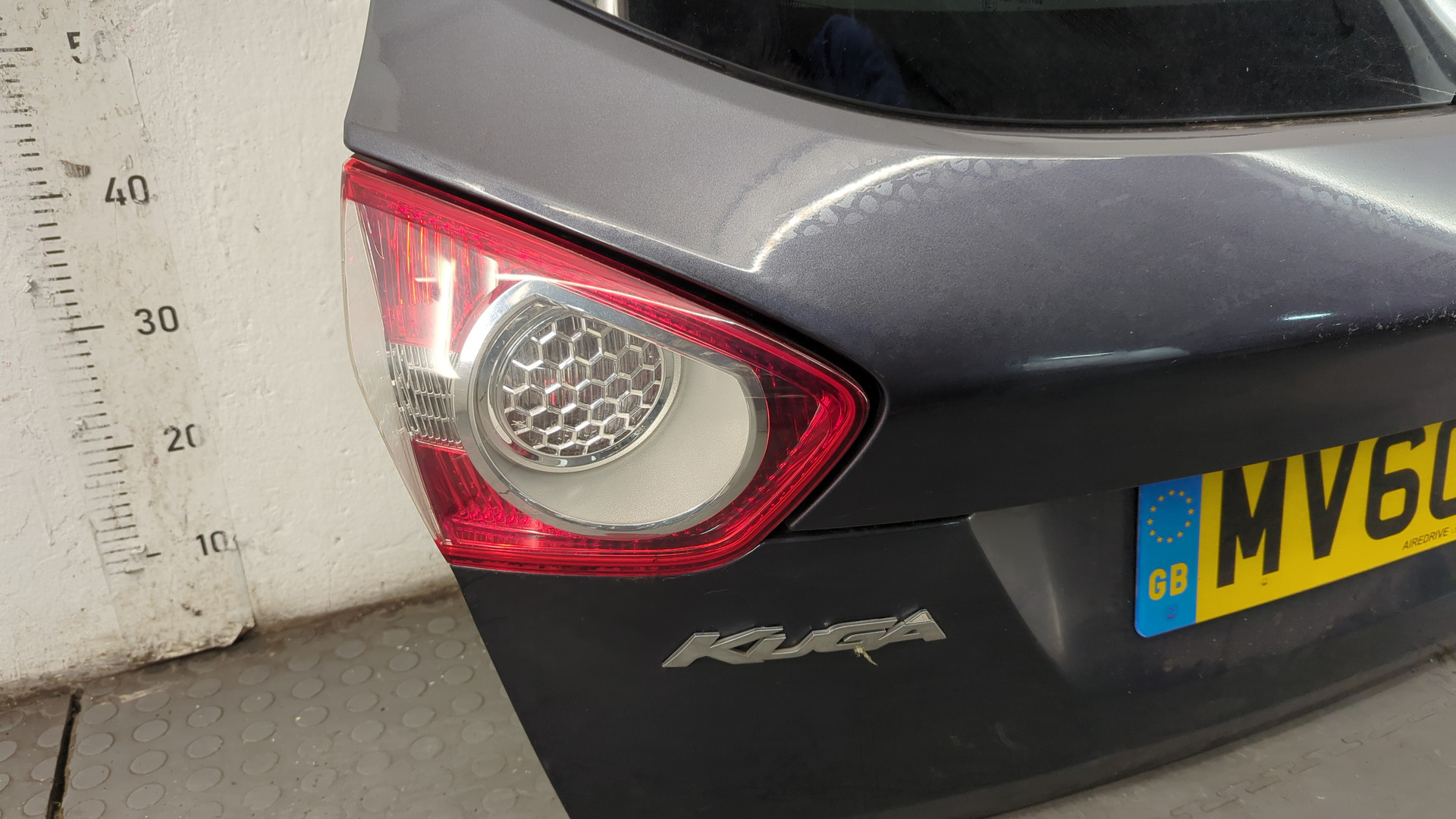 Дверь багажника