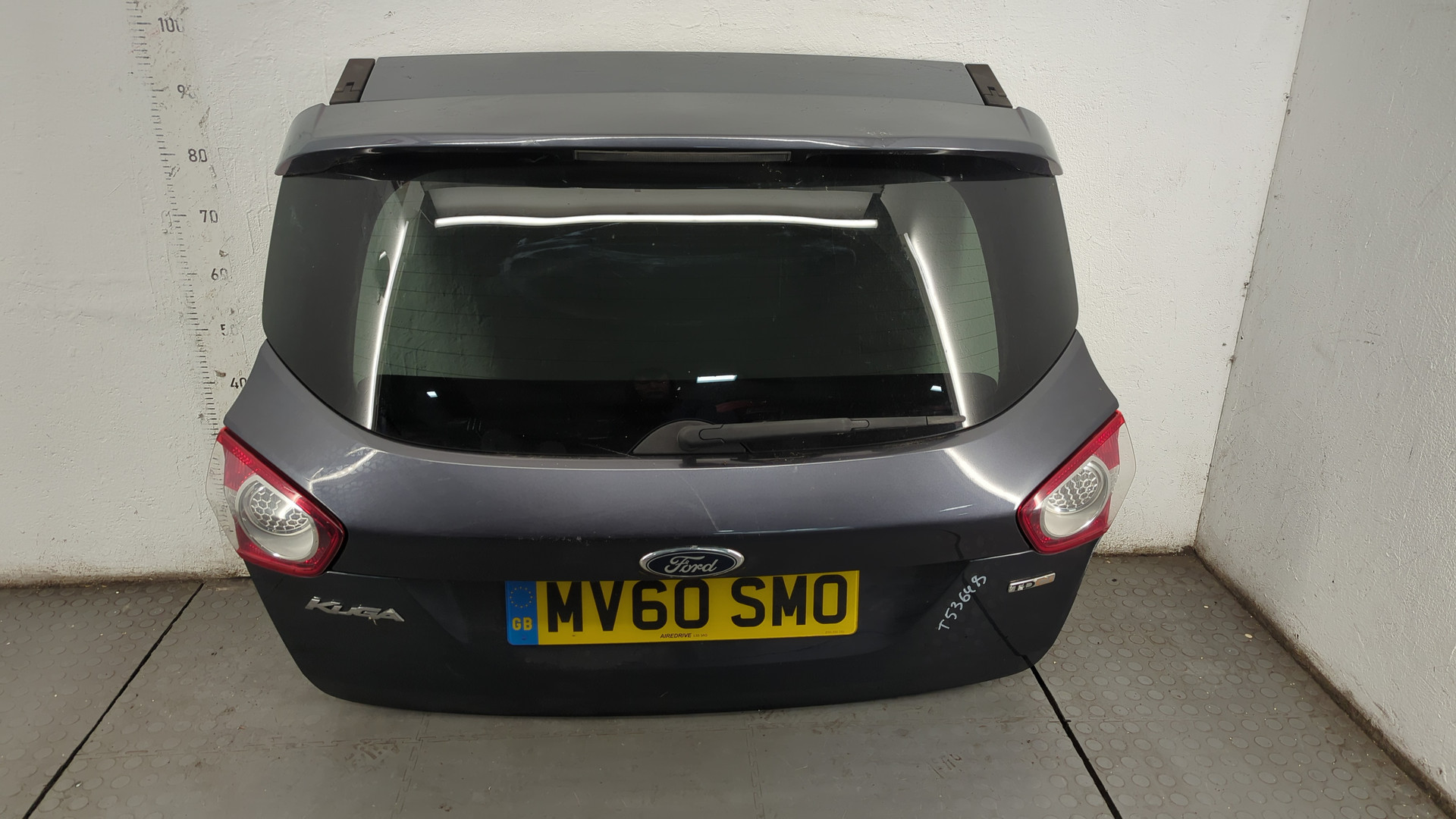 Дверь багажника