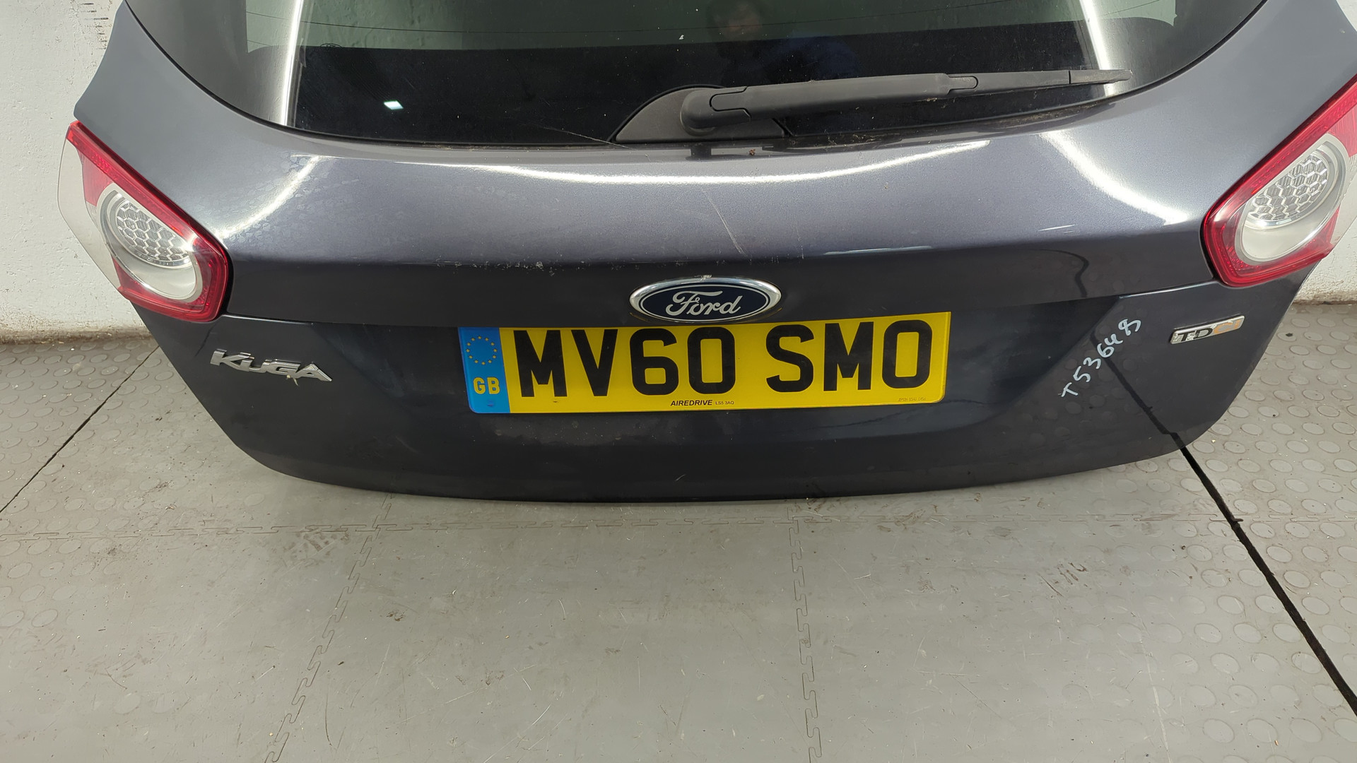 Дверь багажника