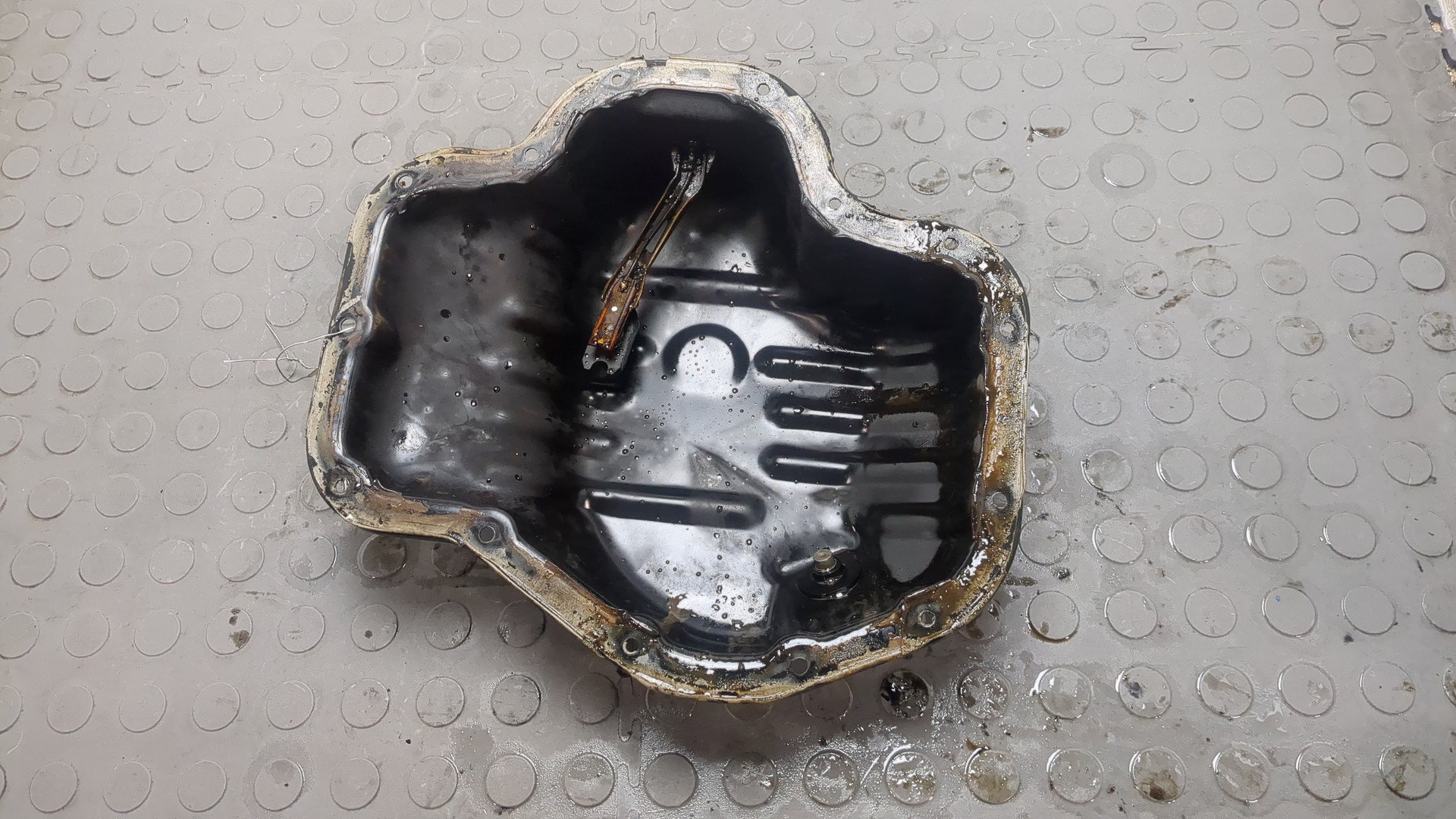 Поддон масляный двигателя (картер)