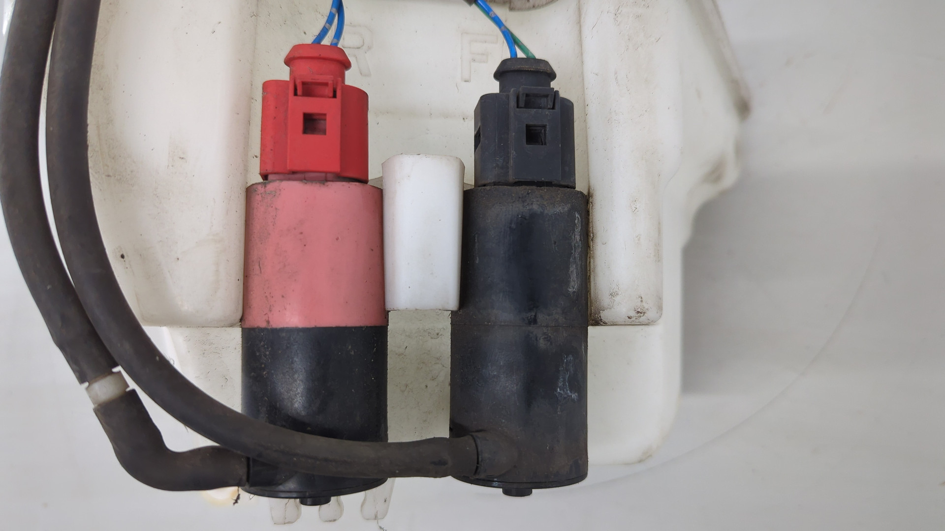 Бачок омывателя лобового стекла