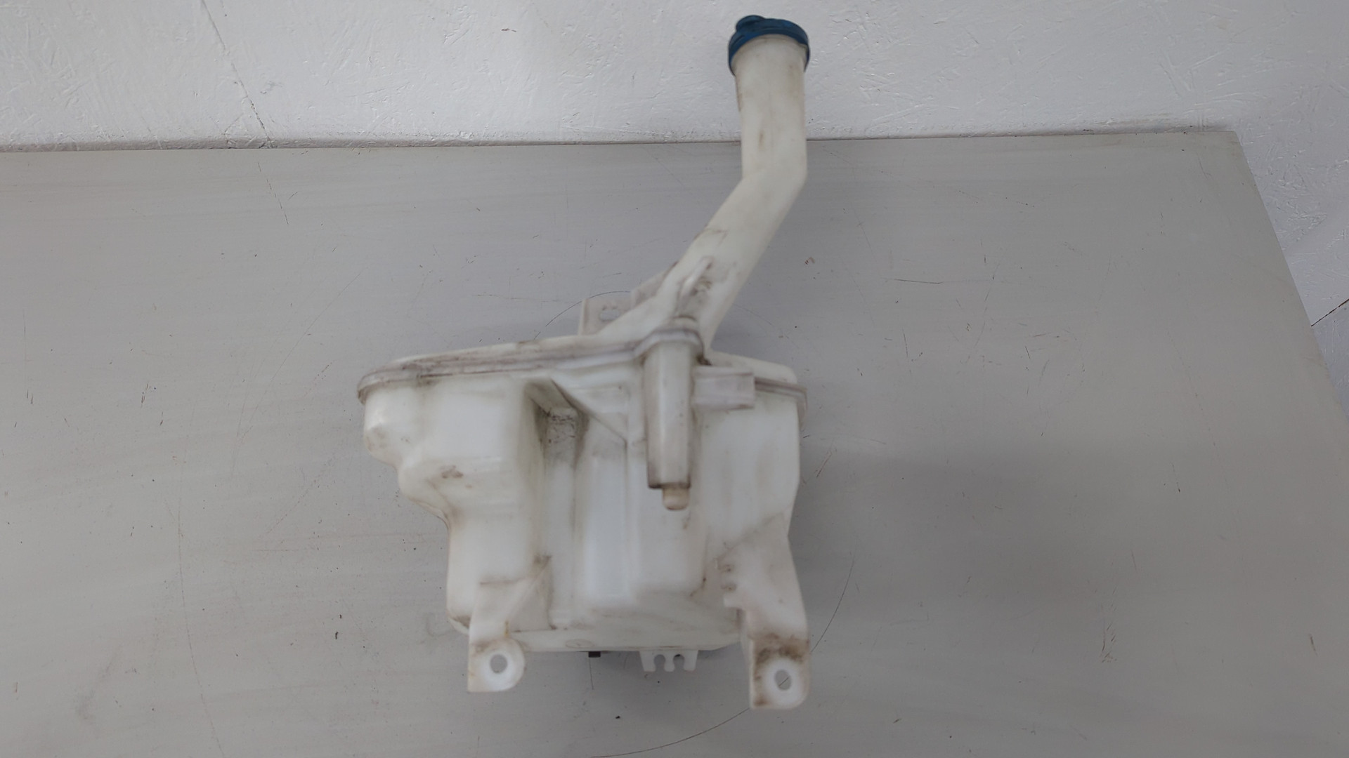 Бачок омывателя лобового стекла