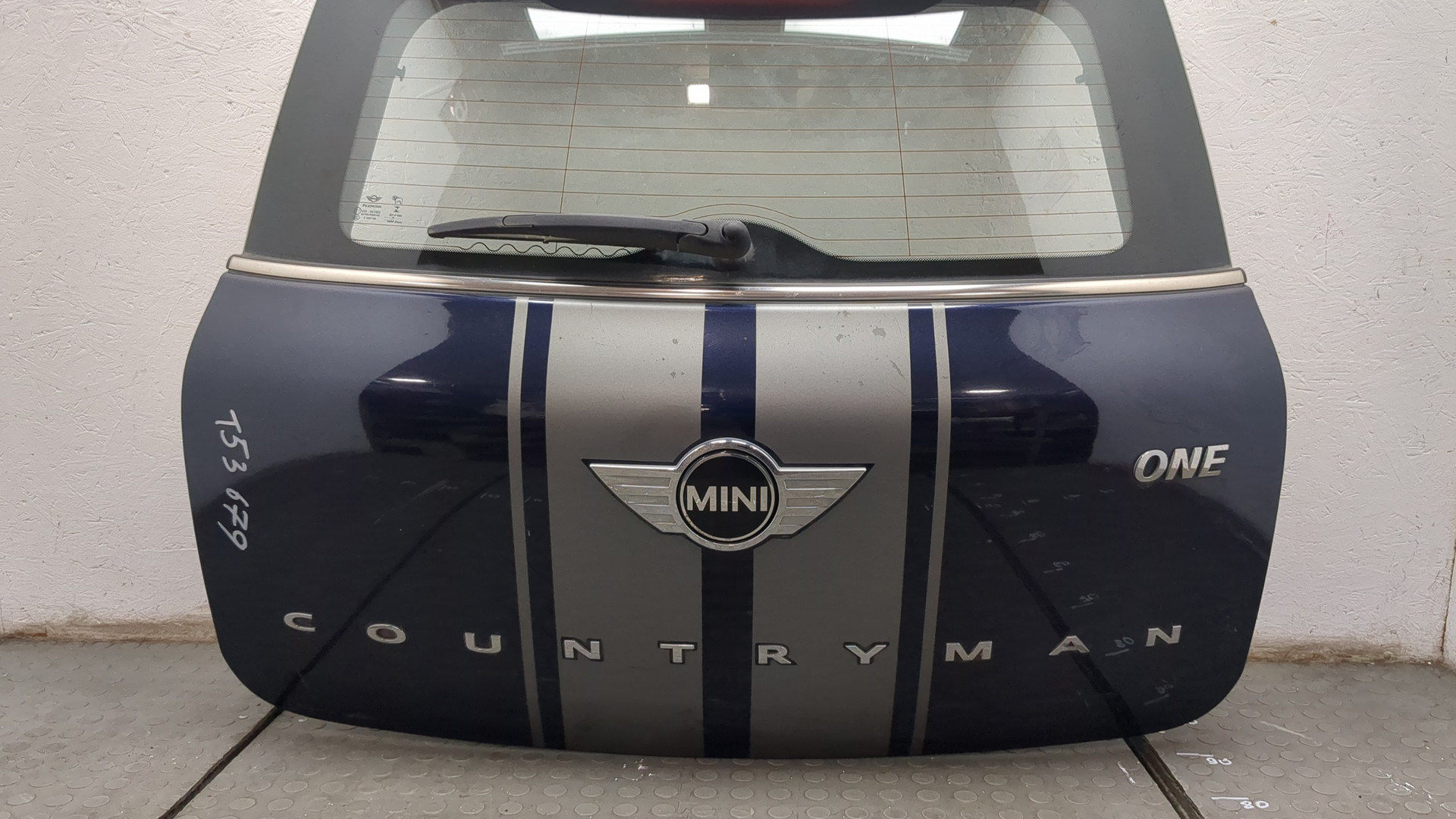 Дверь багажника