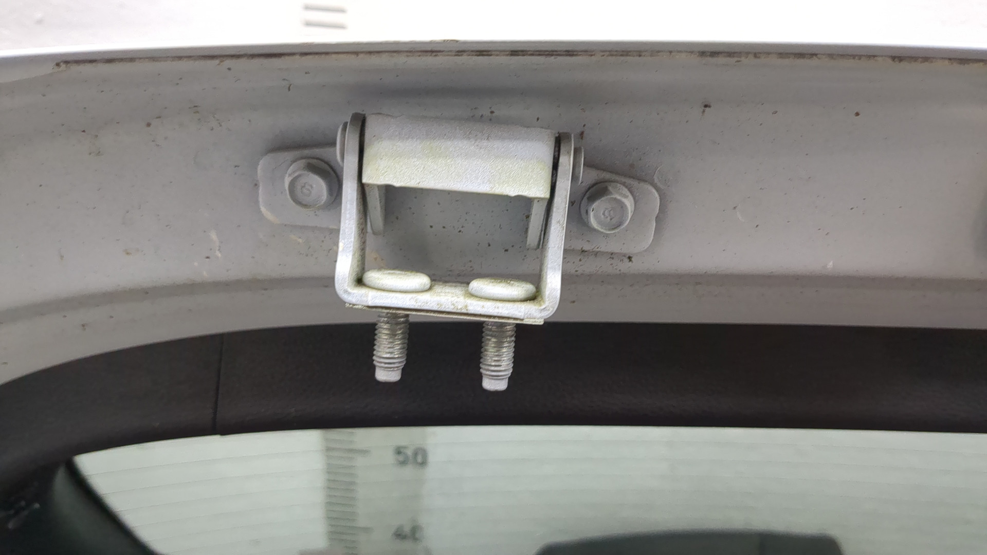 Дверь багажника