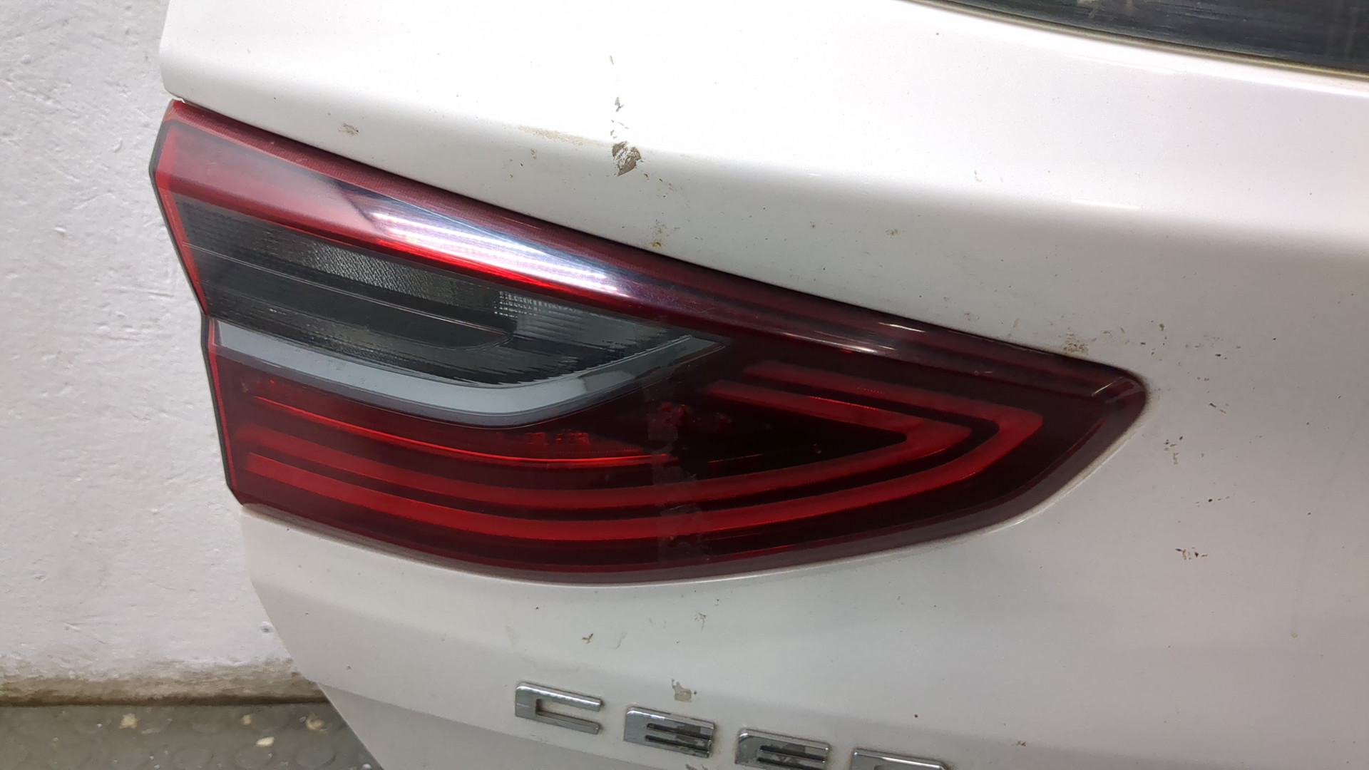 Дверь багажника