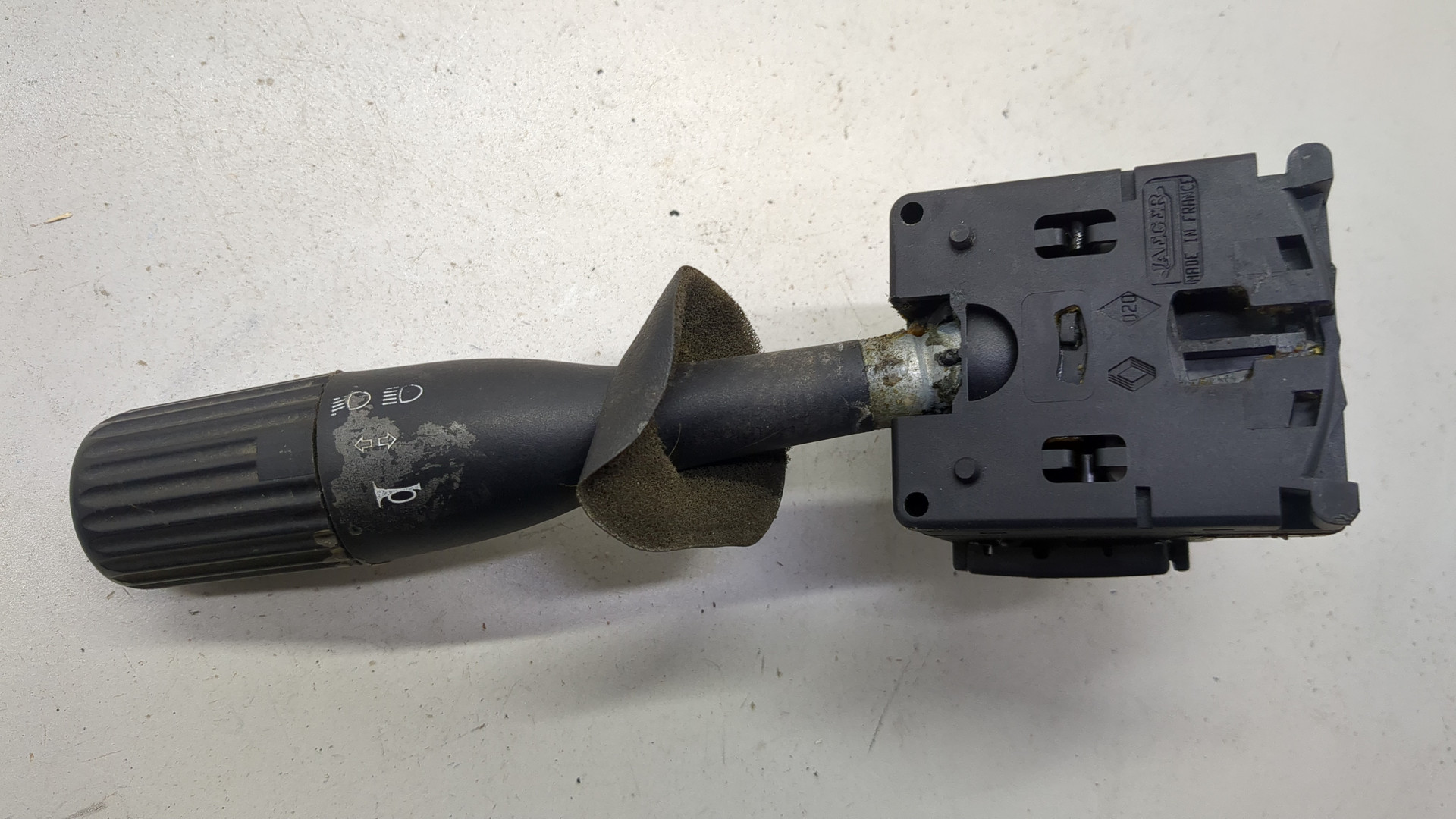 Переключатель поворотов подрулевой