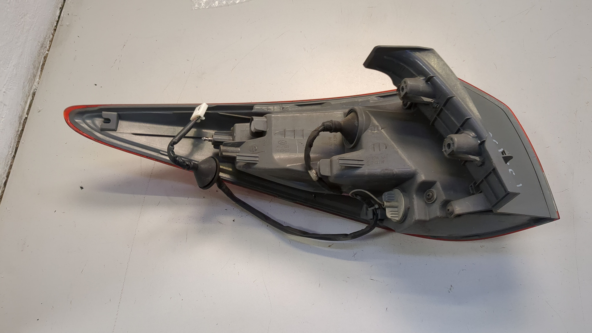 Фонарь задний правый