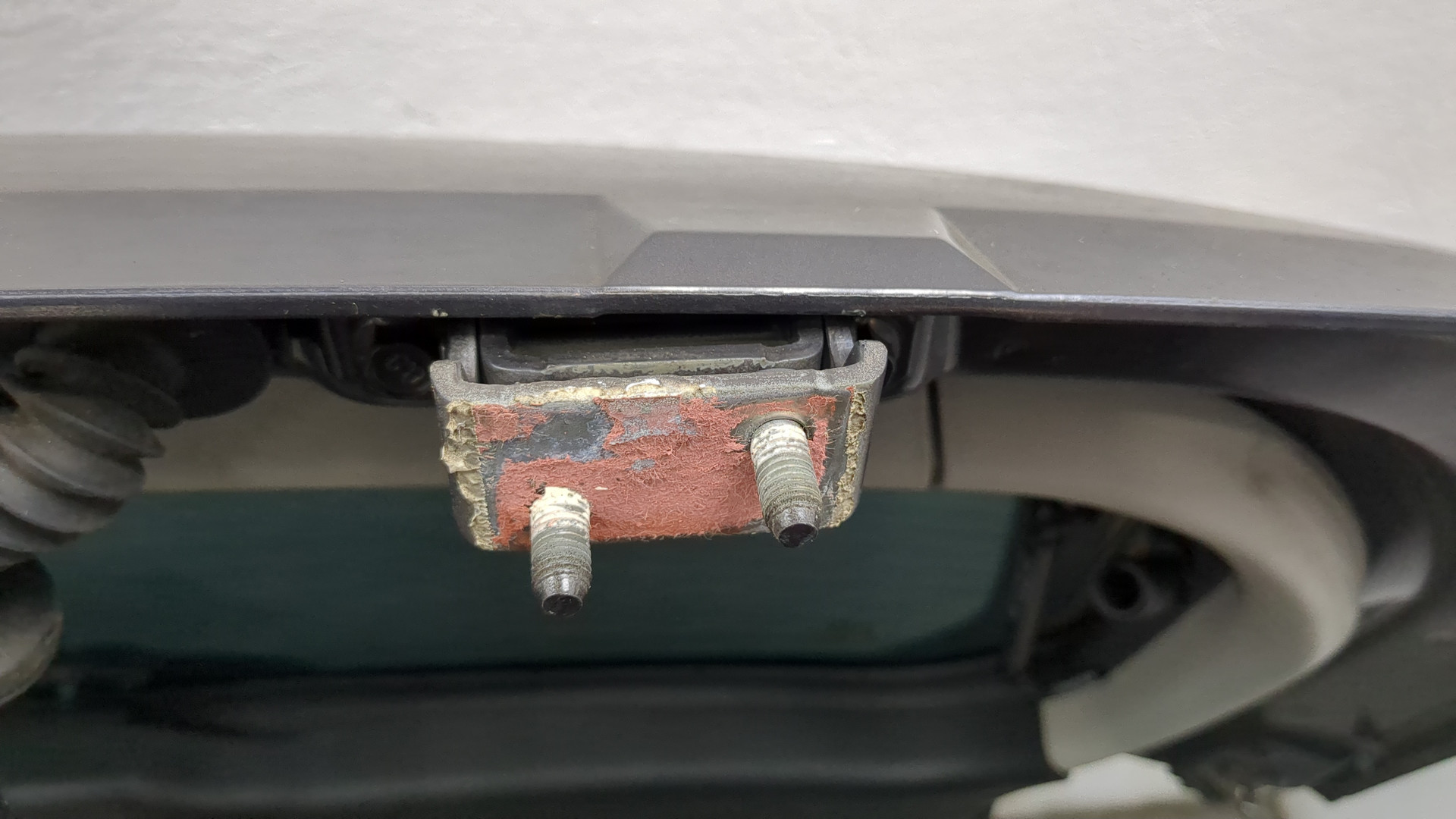 Дверь багажника