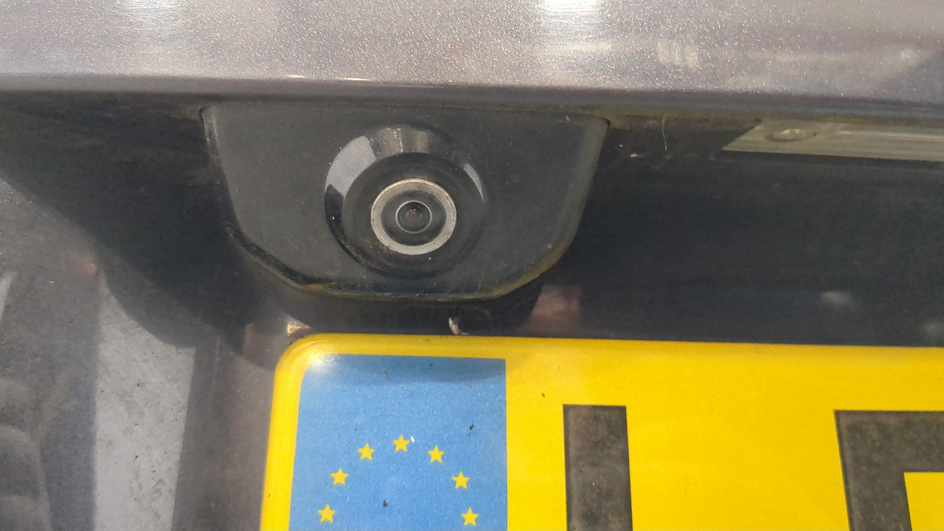 Дверь багажника