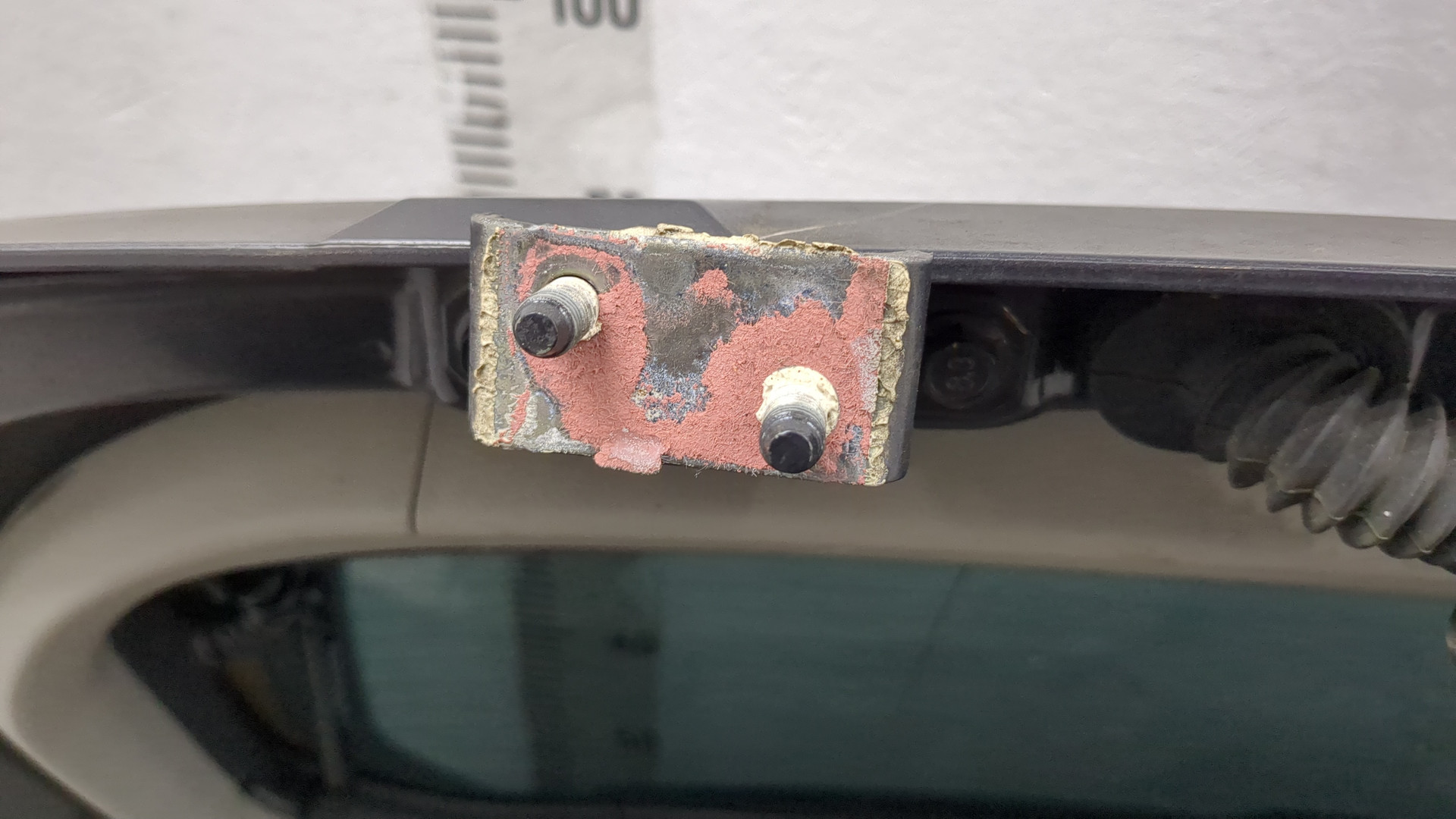 Дверь багажника