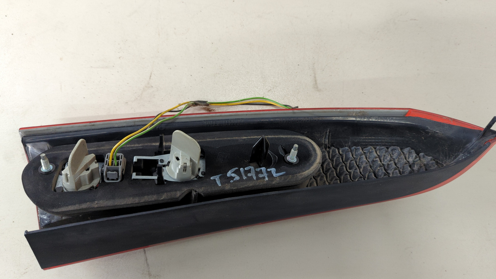 Фонарь задний правый