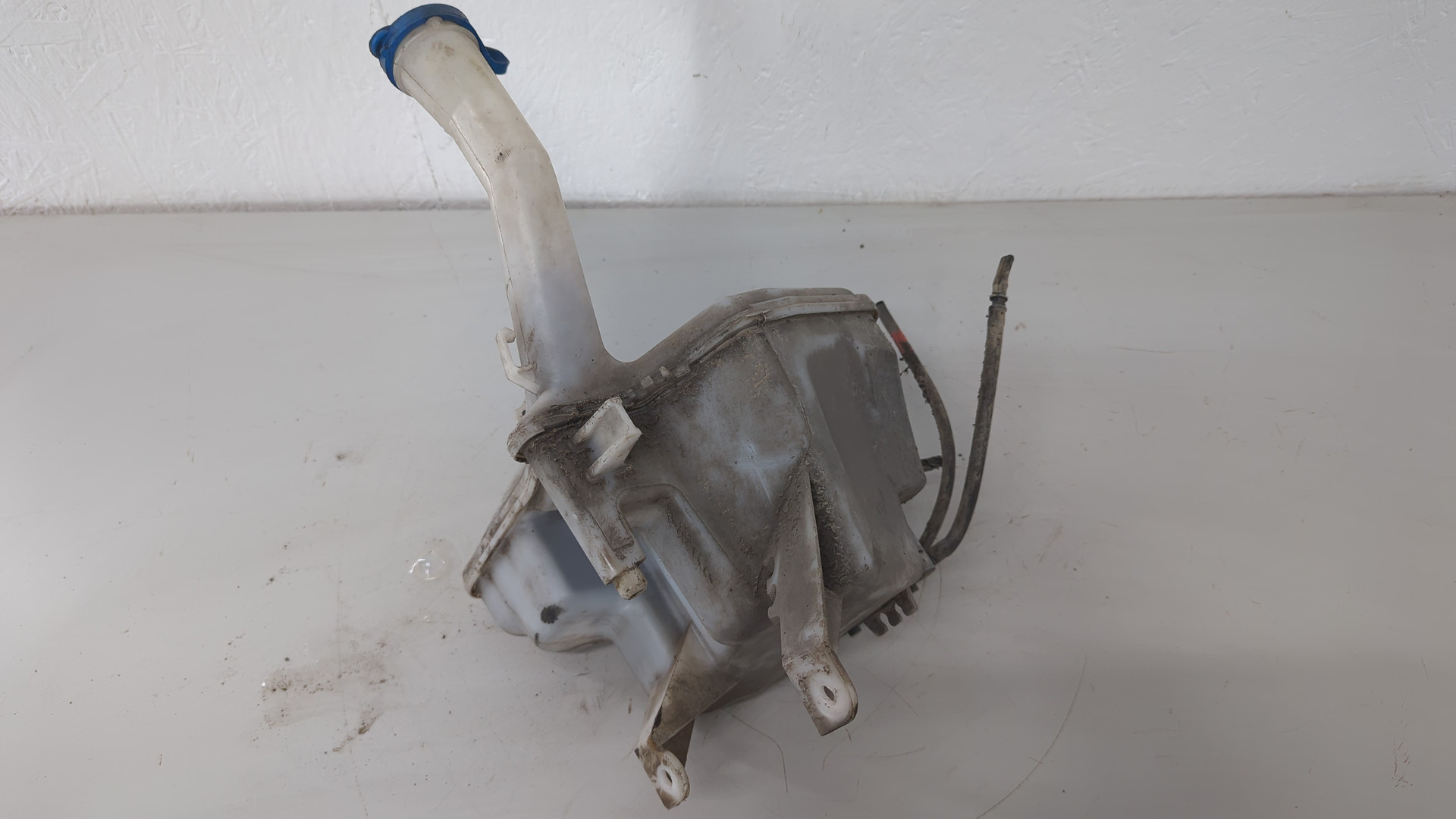 Бачок омывателя лобового стекла