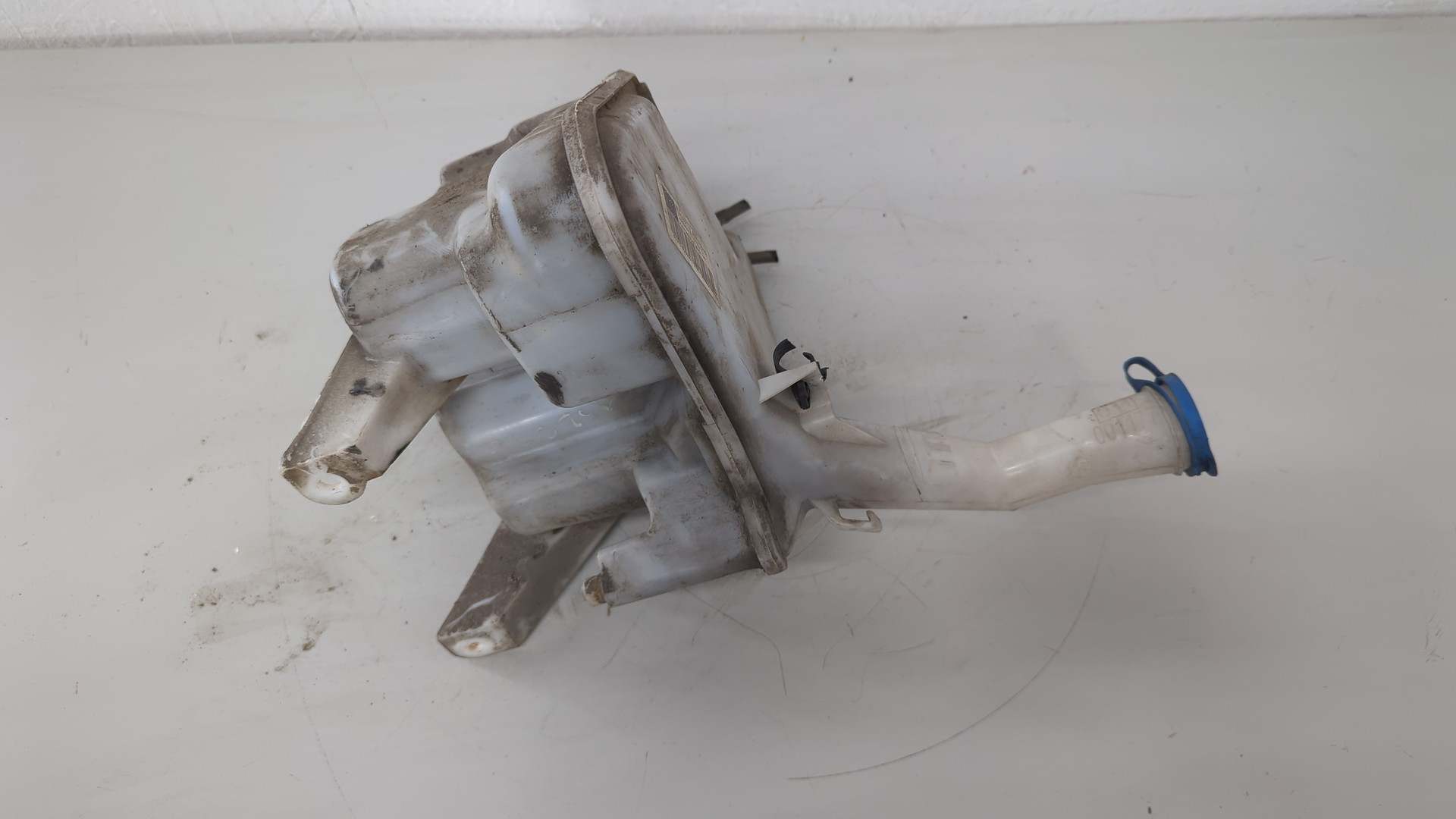 Бачок омывателя лобового стекла