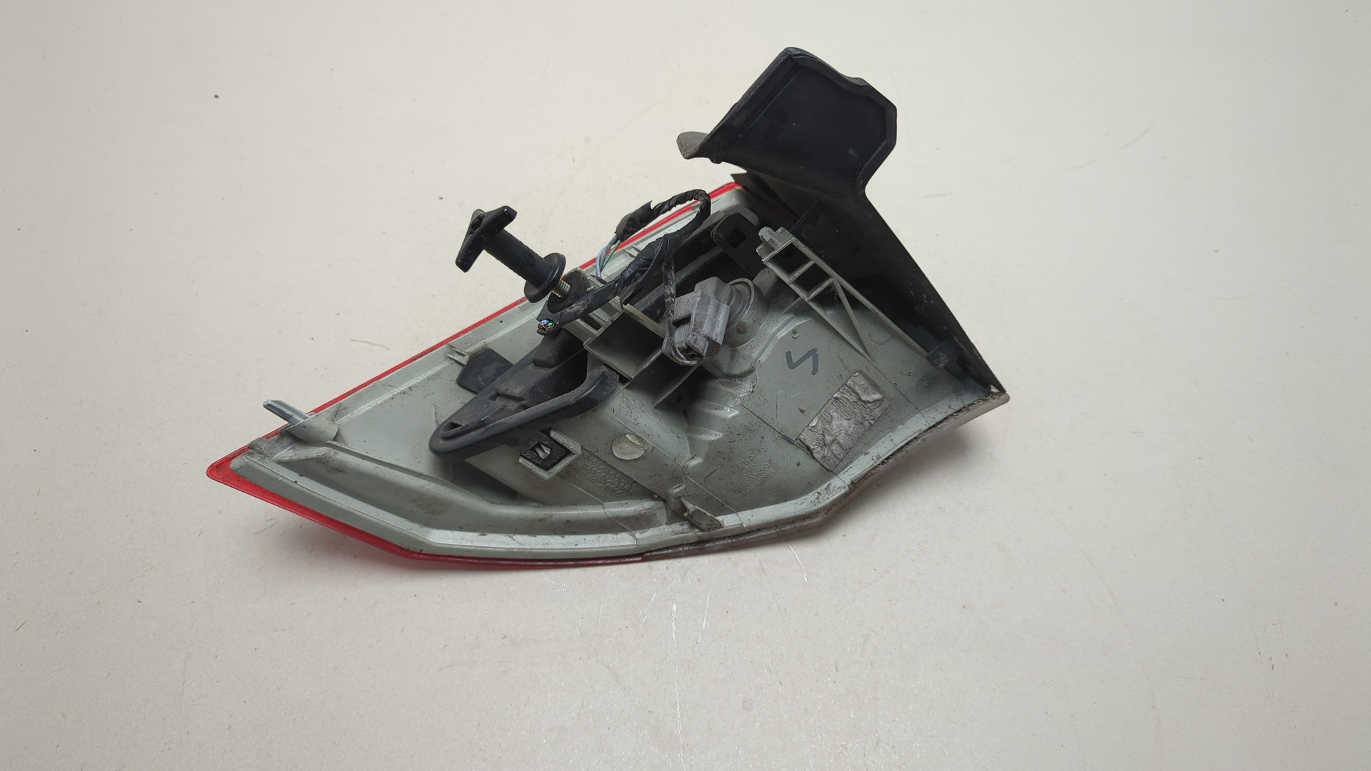 Фонарь задний правый