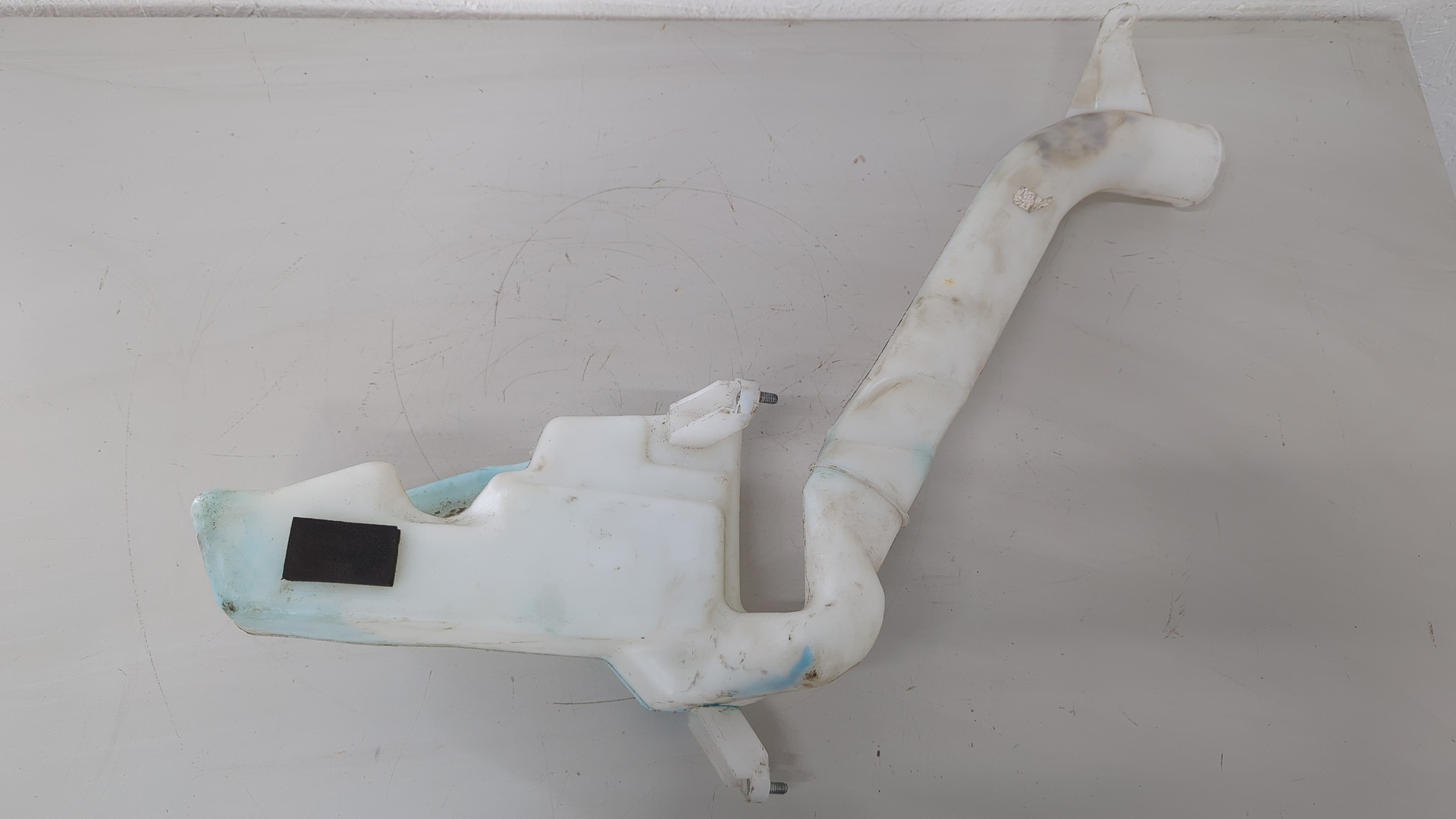 Бачок омывателя лобового стекла