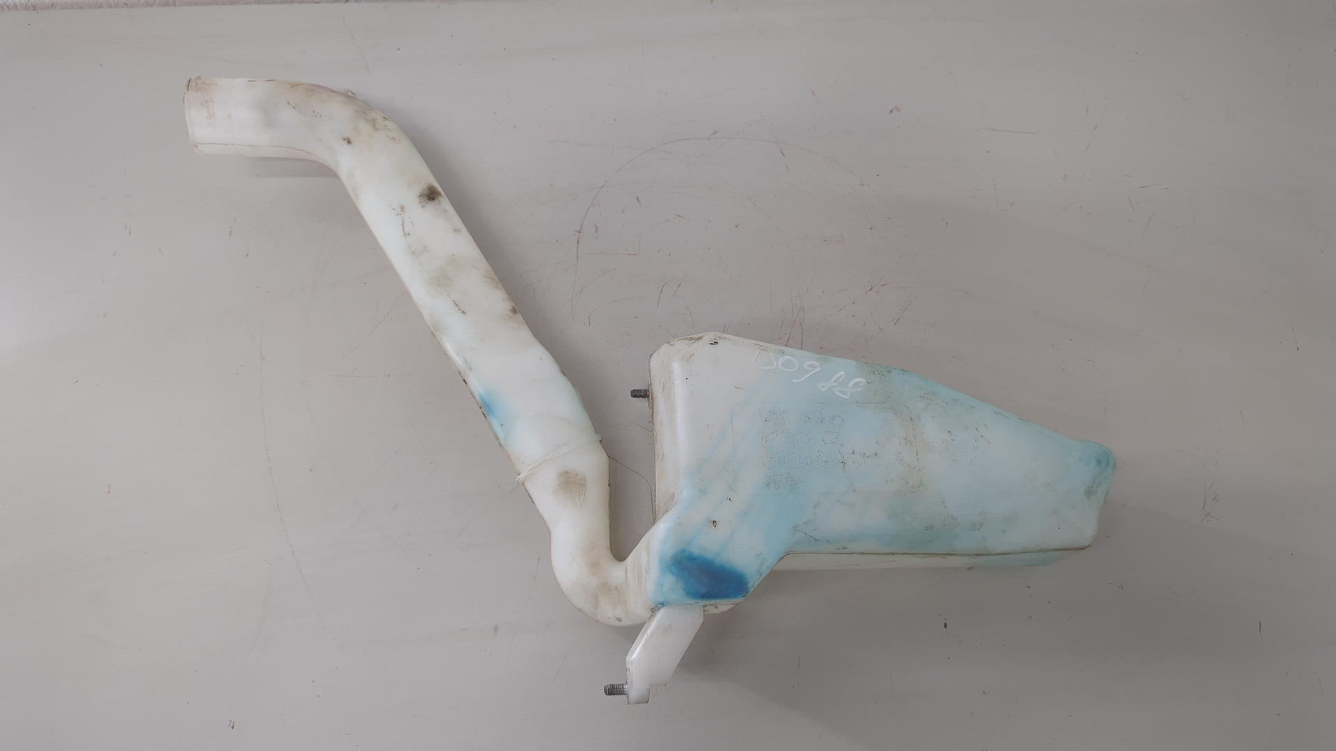 Бачок омывателя лобового стекла