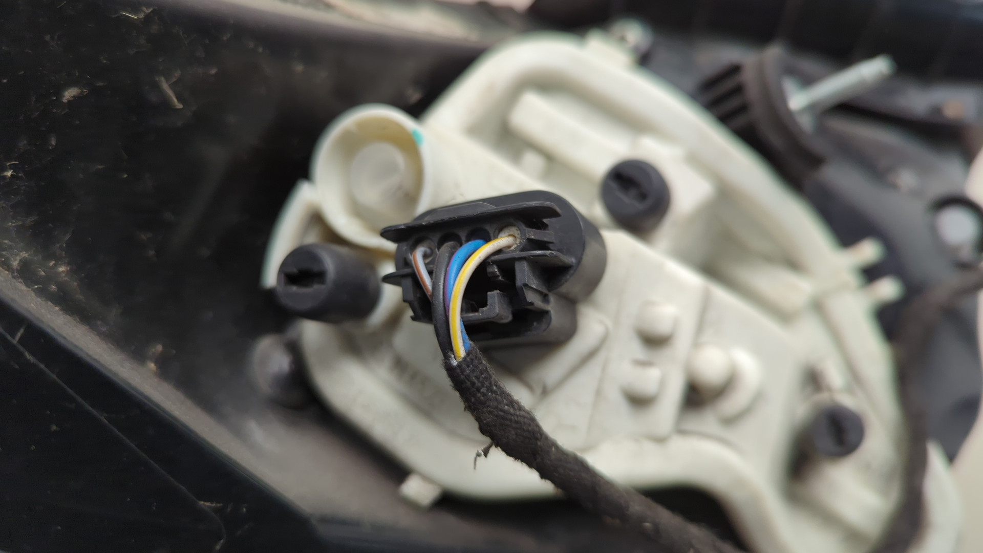 Фонарь задний правый