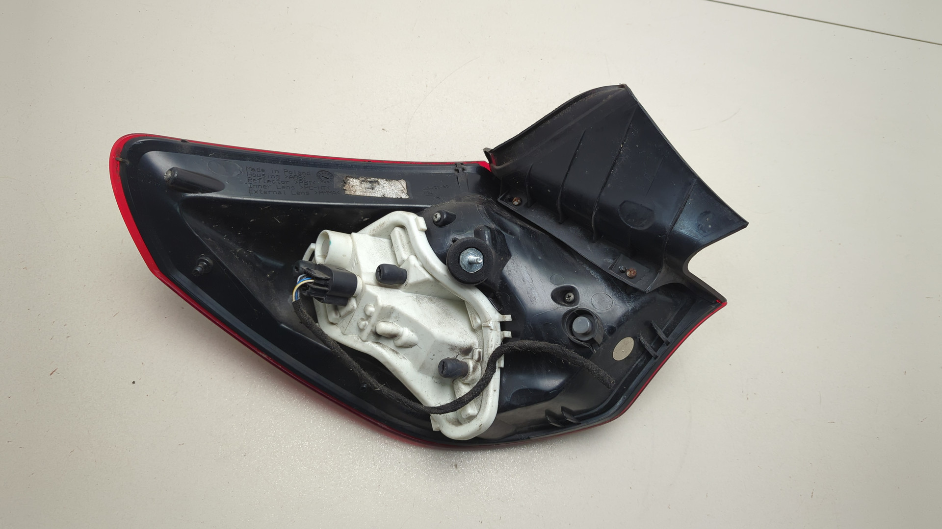 Фонарь задний правый