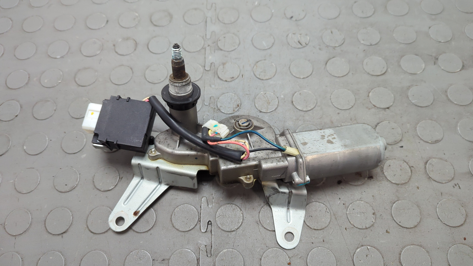 Моторчик стеклоочистителя задний