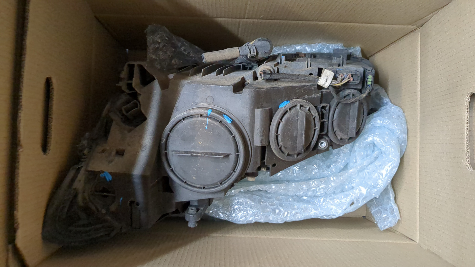 Фара правая