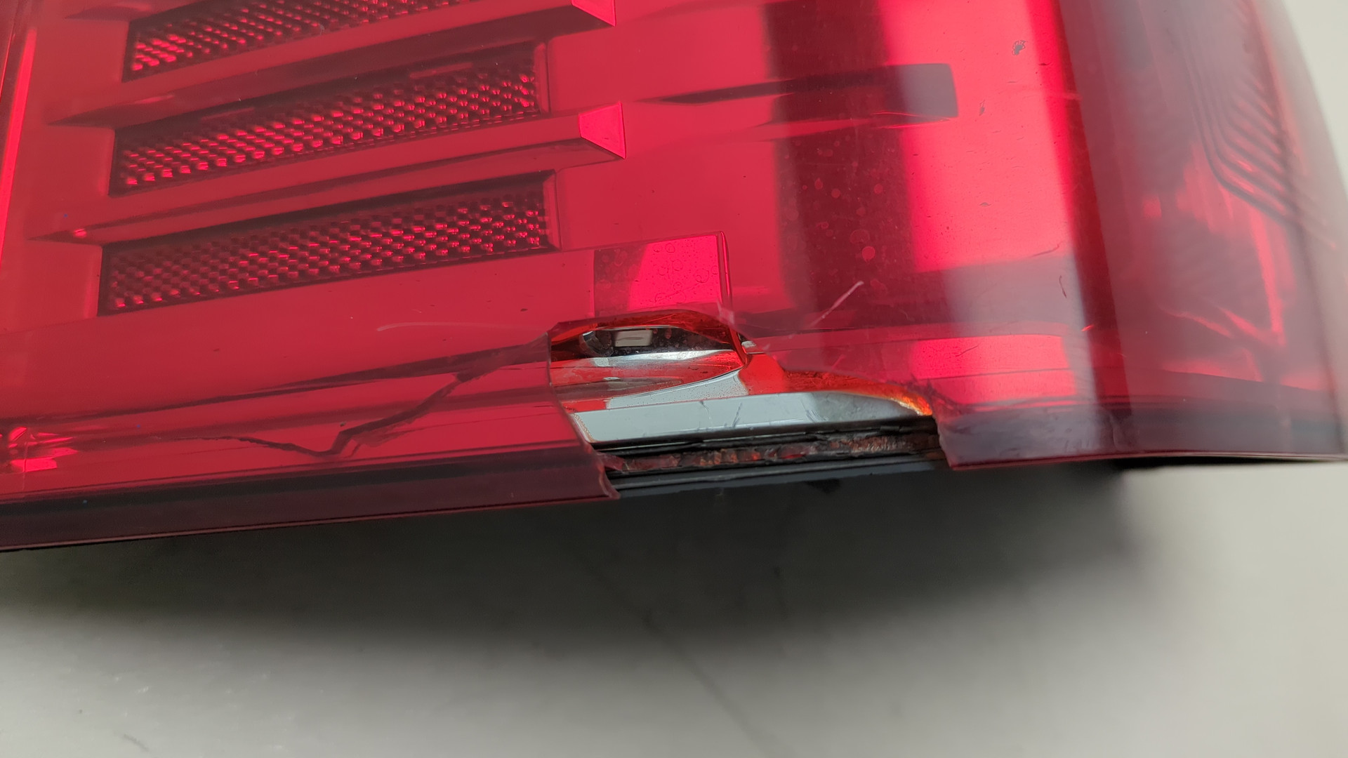 Фонарь задний левый