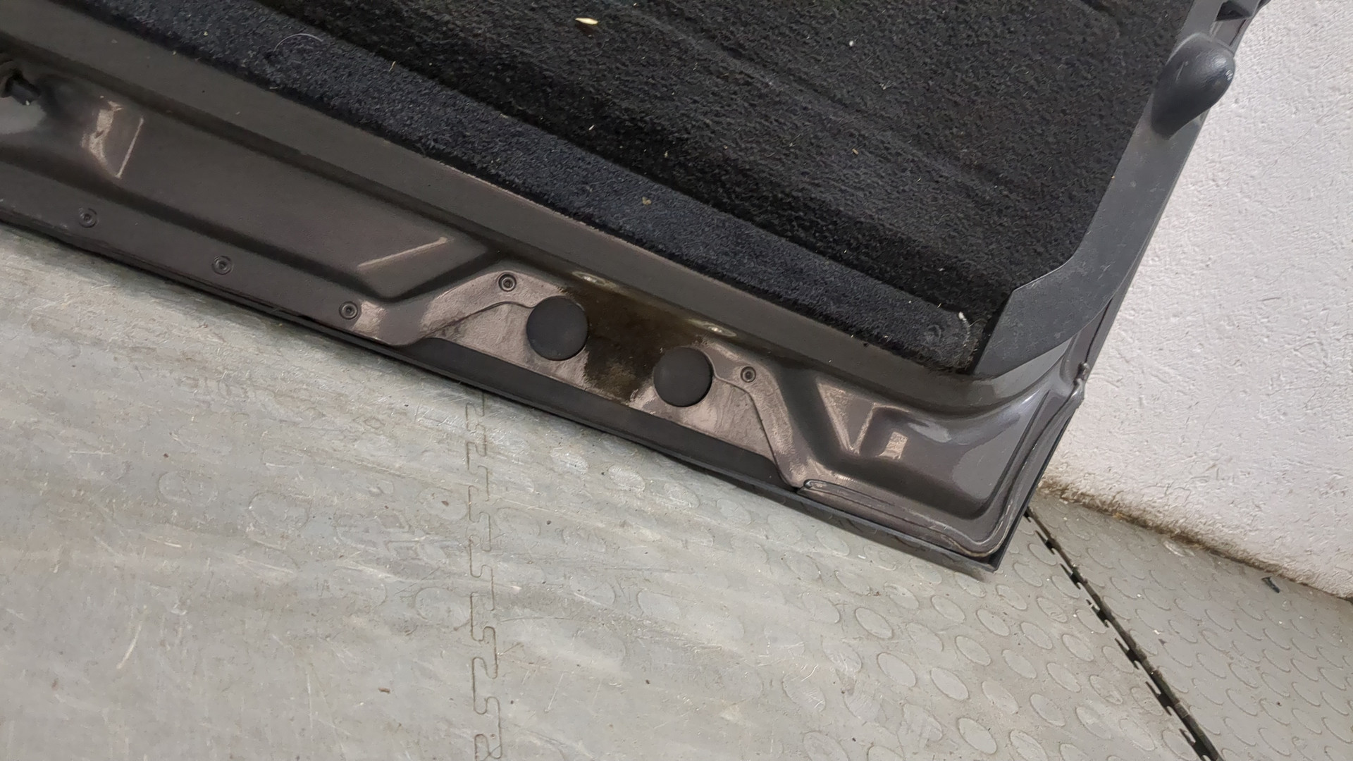 Дверь багажника нижняя (борт)