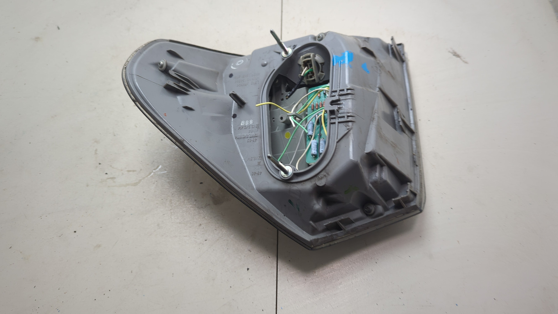 Фонарь задний левый