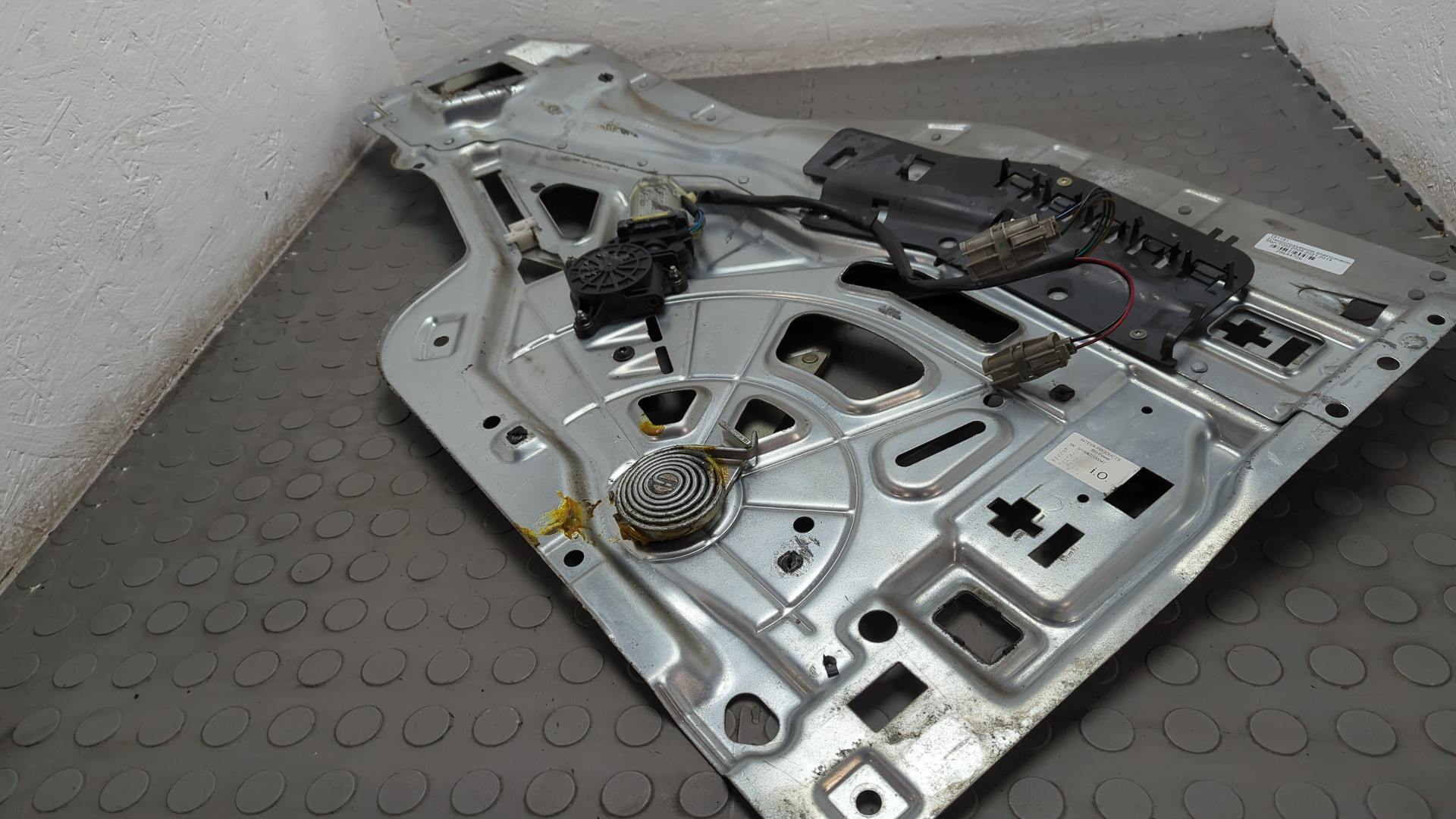 Стеклоподъемник электр. передний правый