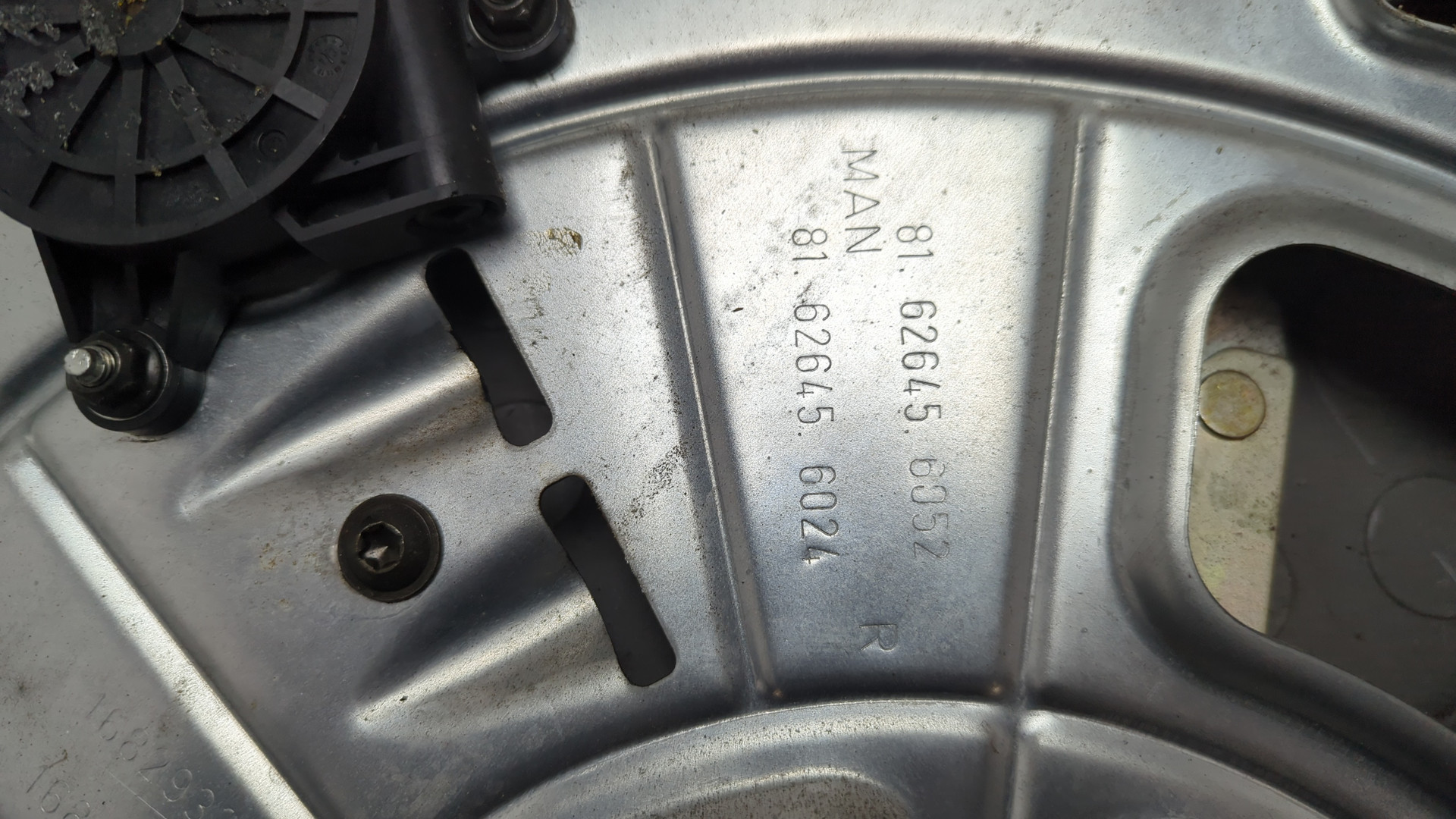 Стеклоподъемник электр. передний правый