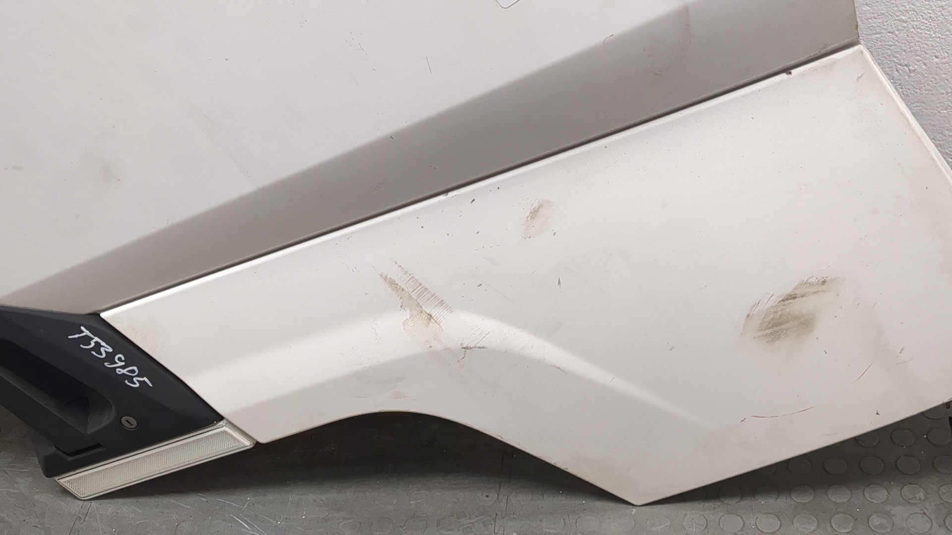 Дверь передняя правая