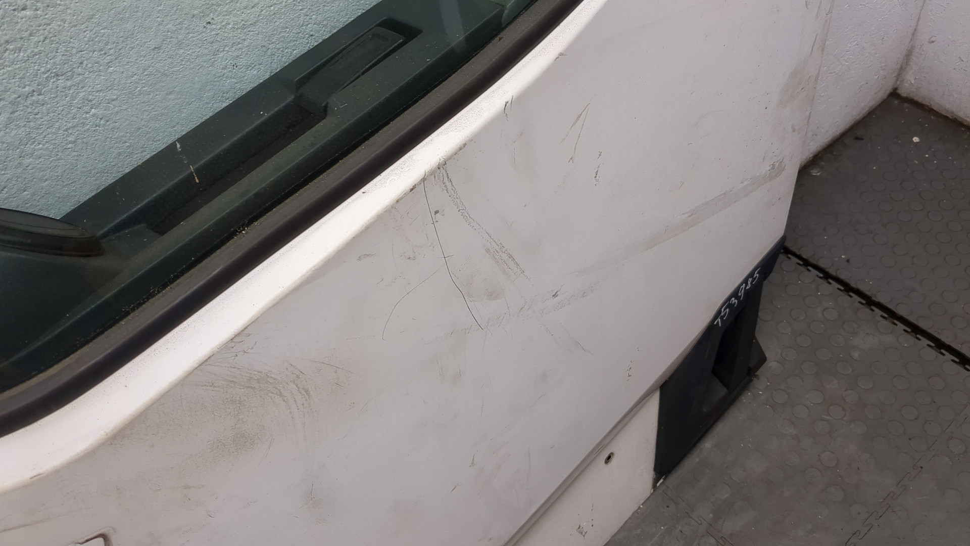 Дверь передняя левая