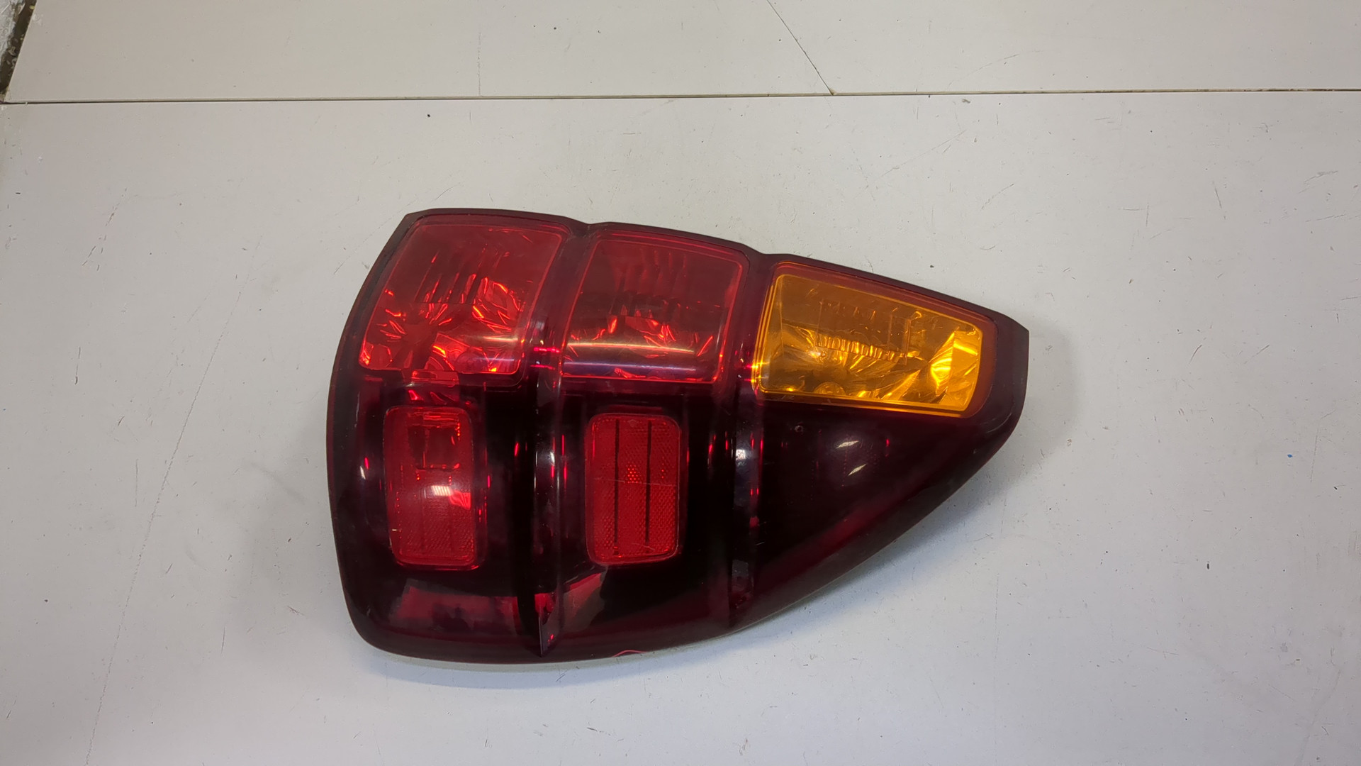 Фонарь задний правый